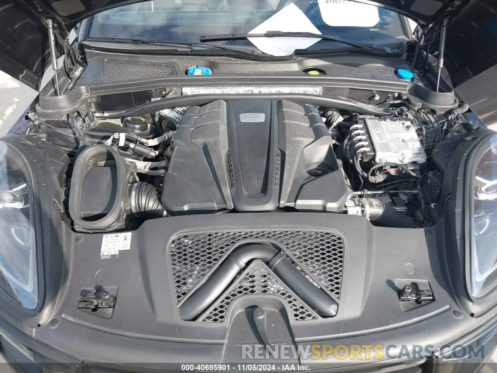 10 Photograph of a damaged car WP1AF2A52NLB32416 PORSCHE MACAN 2022