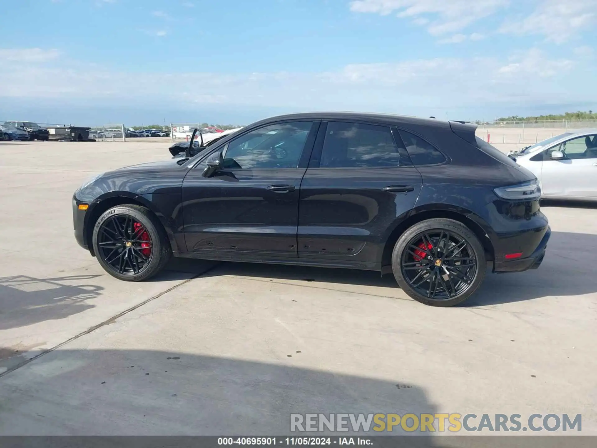 14 Photograph of a damaged car WP1AF2A52NLB32416 PORSCHE MACAN 2022
