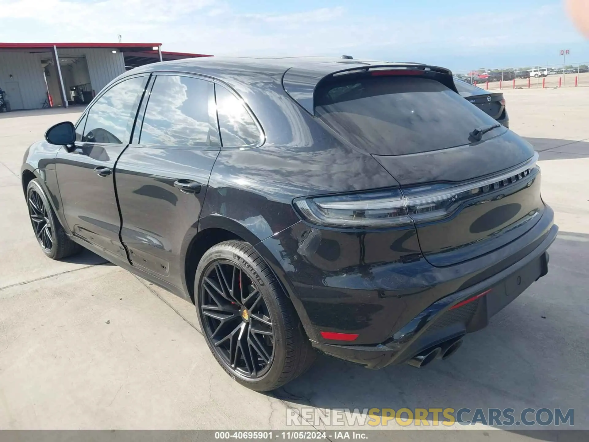 3 Photograph of a damaged car WP1AF2A52NLB32416 PORSCHE MACAN 2022