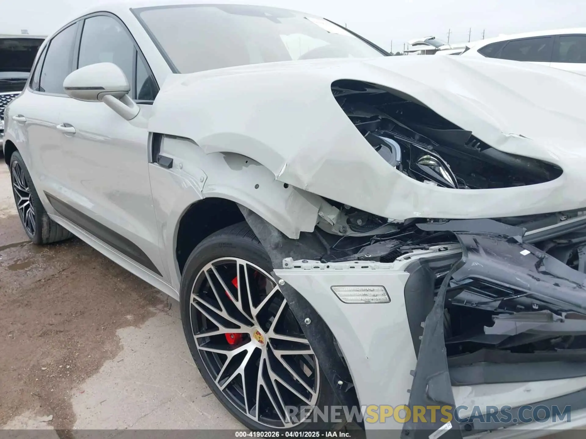 19 Photograph of a damaged car WP1AF2A53NLB31162 PORSCHE MACAN 2022