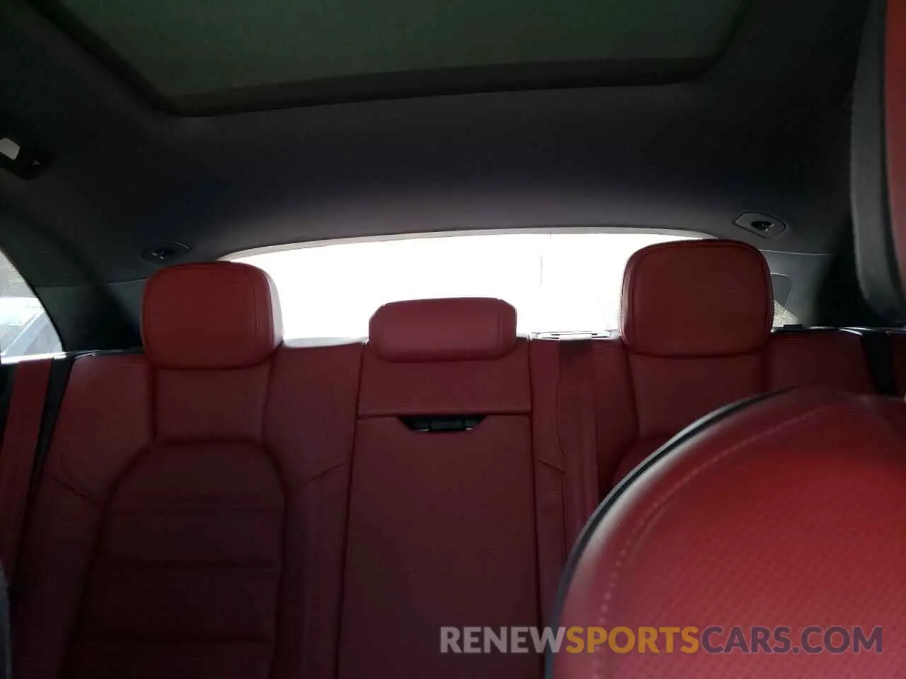 10 Photograph of a damaged car WP1AF2A53NLB31632 PORSCHE MACAN 2022