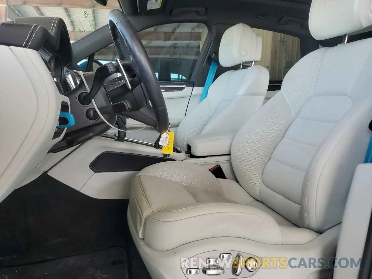 7 Photograph of a damaged car WP1AF2A56NLB31379 PORSCHE MACAN 2022