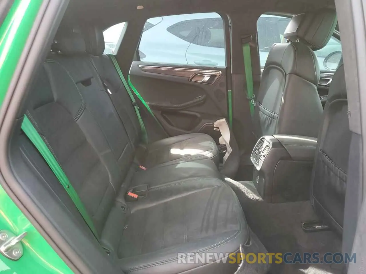 11 Photograph of a damaged car WP1AF2A58NLB32131 PORSCHE MACAN 2022