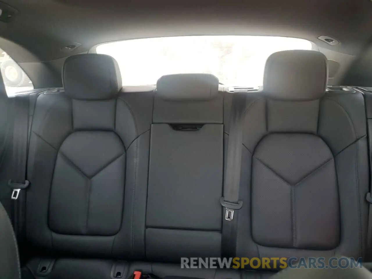 10 Photograph of a damaged car WP1AG2A53NLB22118 PORSCHE MACAN 2022