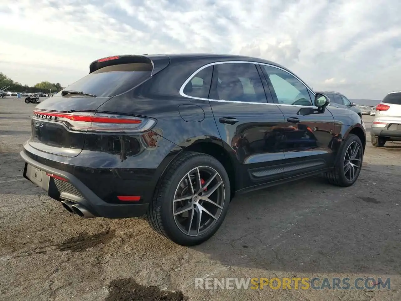 3 Photograph of a damaged car WP1AG2A53NLB23558 PORSCHE MACAN 2022