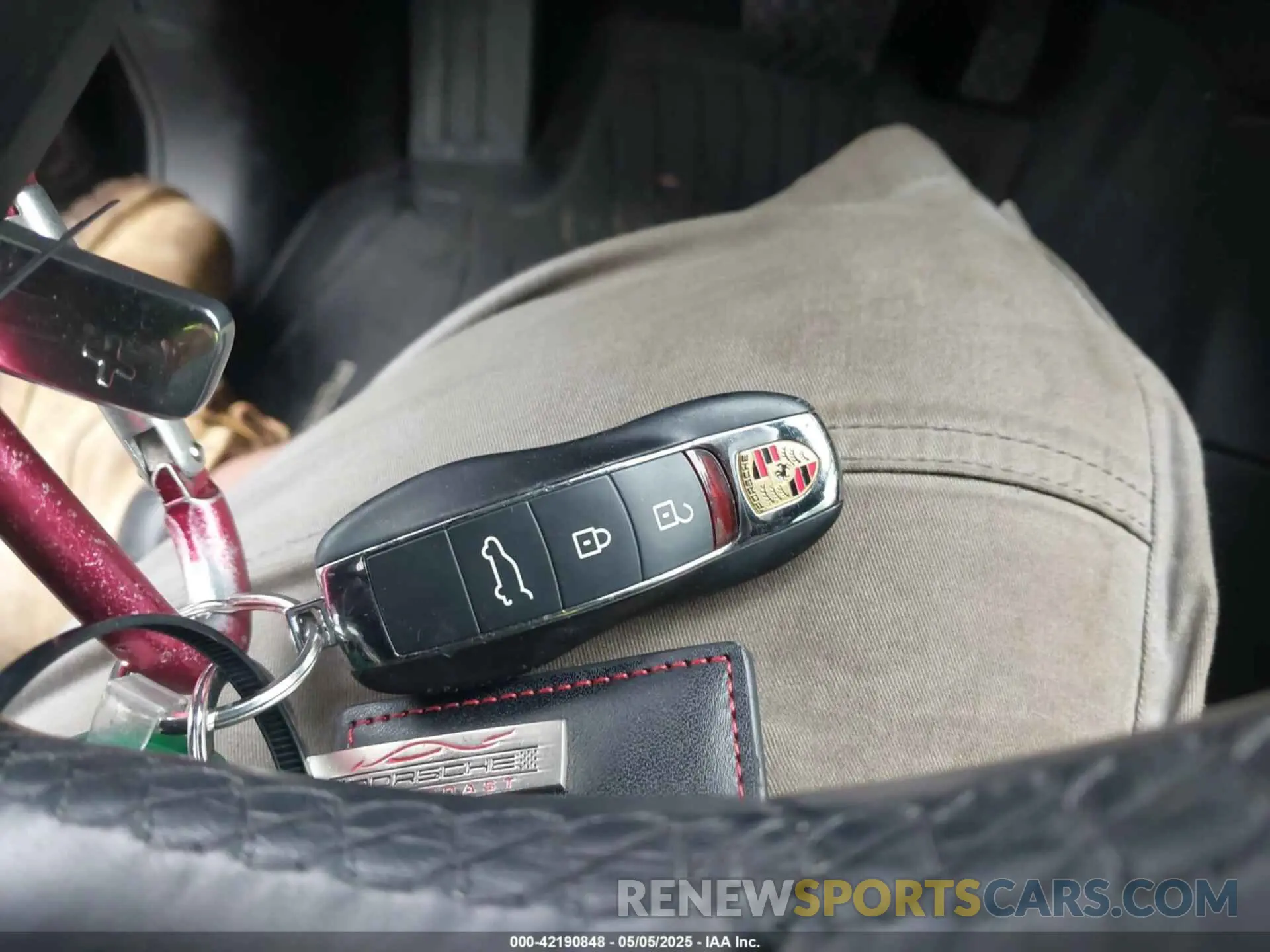 11 Photograph of a damaged car WP1AG2A54NLB23505 PORSCHE MACAN 2022