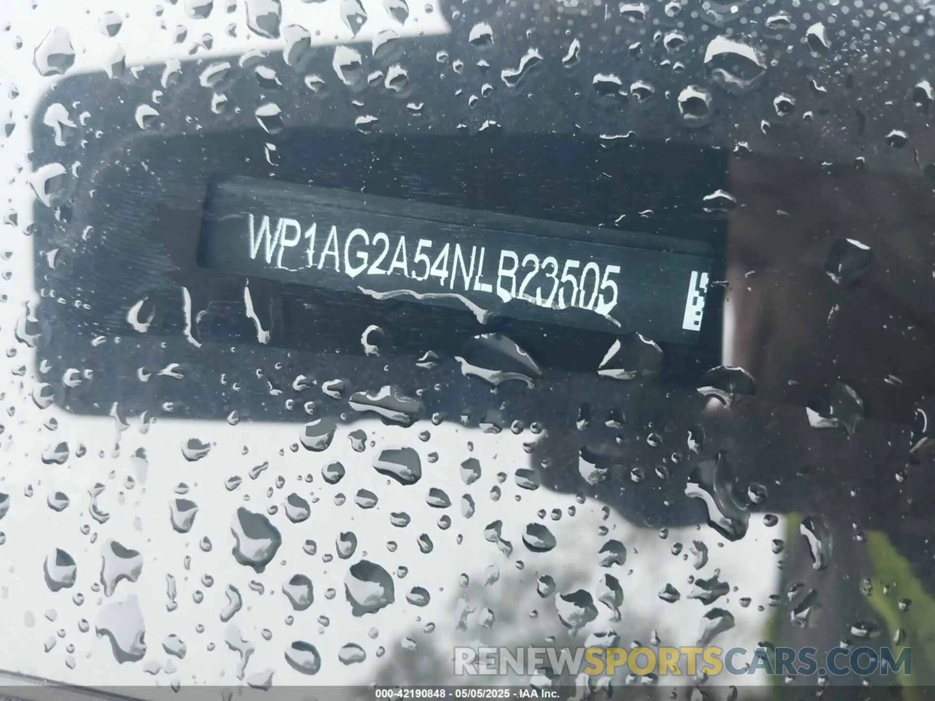 17 Photograph of a damaged car WP1AG2A54NLB23505 PORSCHE MACAN 2022