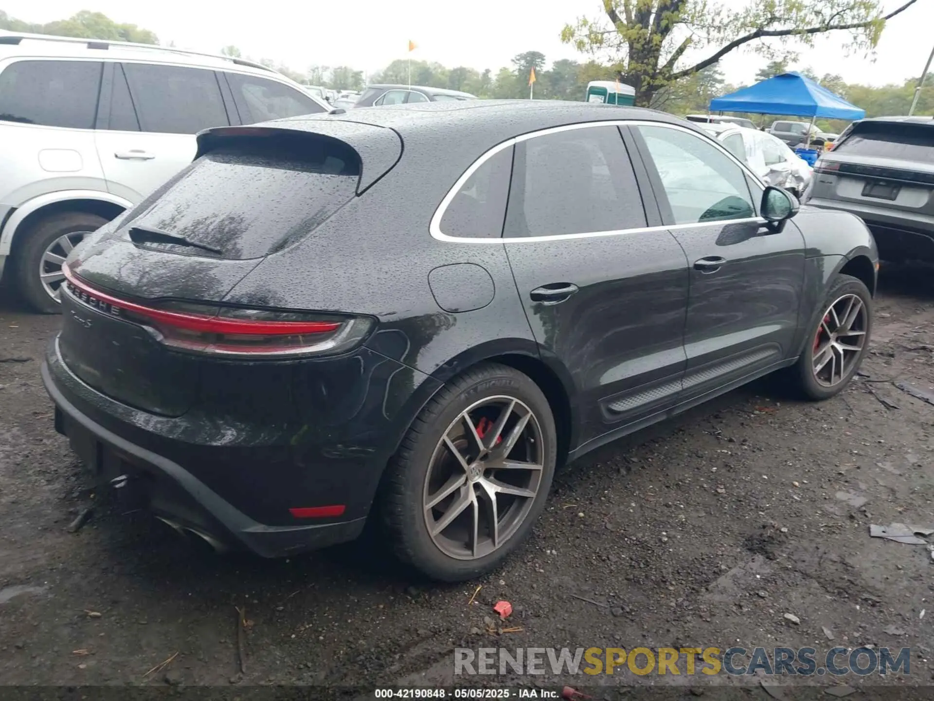 4 Photograph of a damaged car WP1AG2A54NLB23505 PORSCHE MACAN 2022