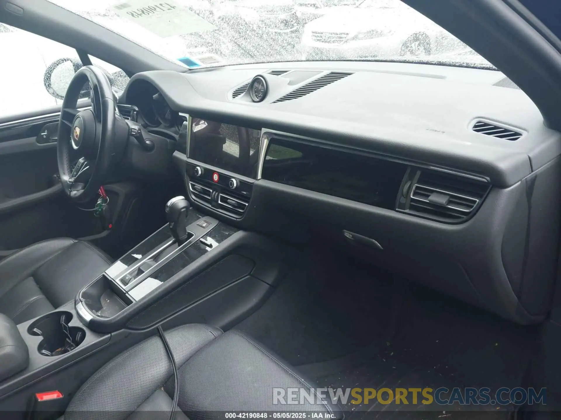 5 Photograph of a damaged car WP1AG2A54NLB23505 PORSCHE MACAN 2022