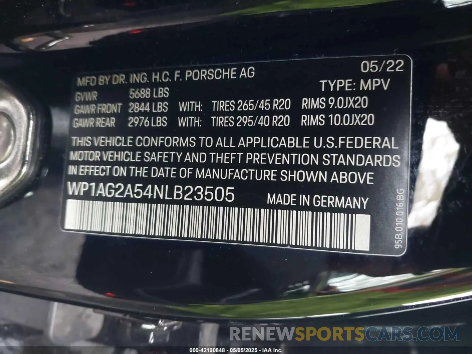 9 Photograph of a damaged car WP1AG2A54NLB23505 PORSCHE MACAN 2022