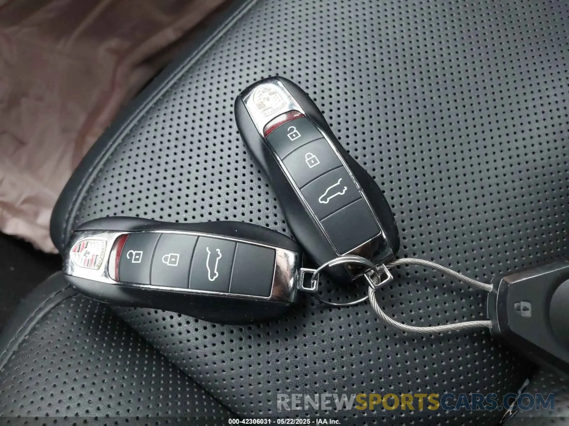 11 Photograph of a damaged car WP1AG2A57NLB20341 PORSCHE MACAN 2022
