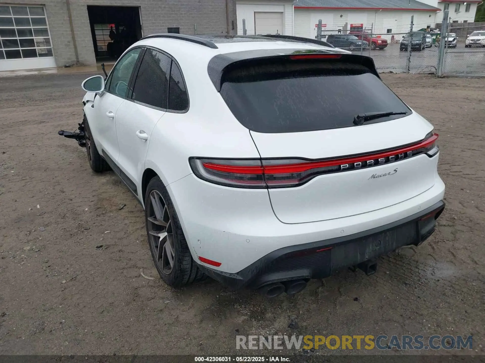 3 Photograph of a damaged car WP1AG2A57NLB20341 PORSCHE MACAN 2022
