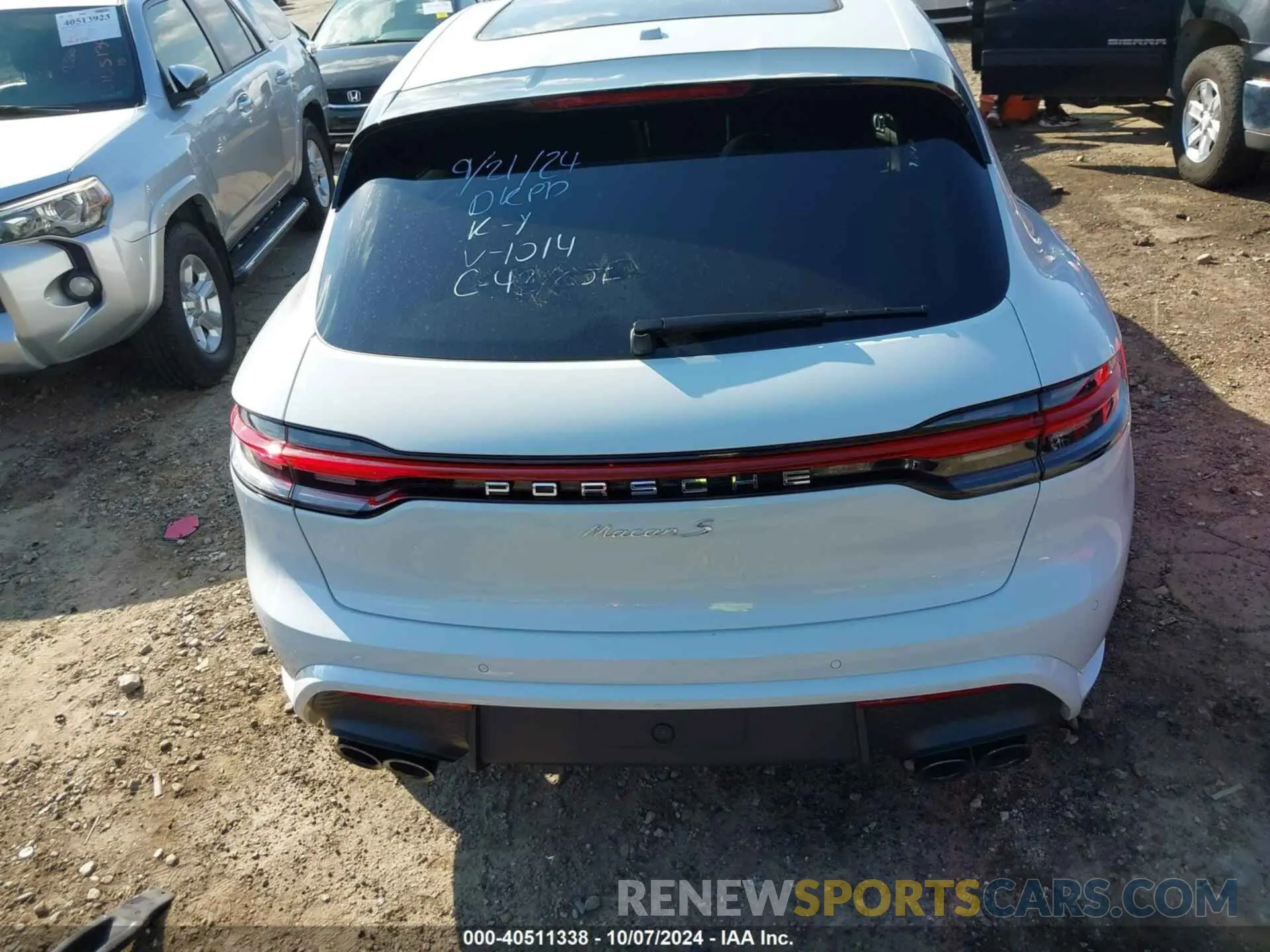 17 Photograph of a damaged car WP1AG2A58NLB21014 PORSCHE MACAN 2022