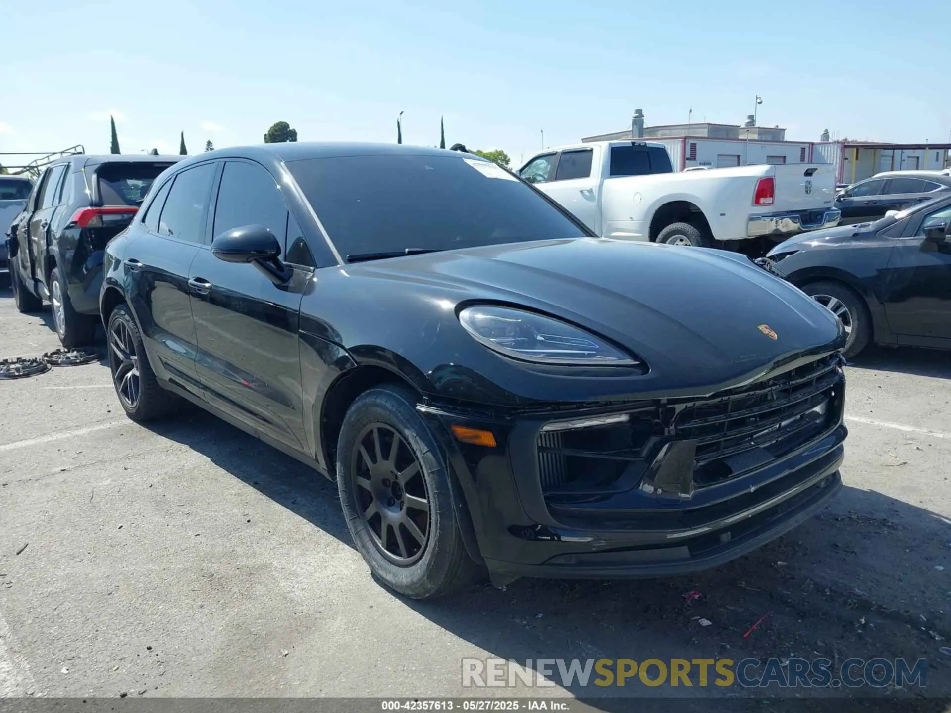 1 Photograph of a damaged car WP1AG2A59NLB24147 PORSCHE MACAN 2022