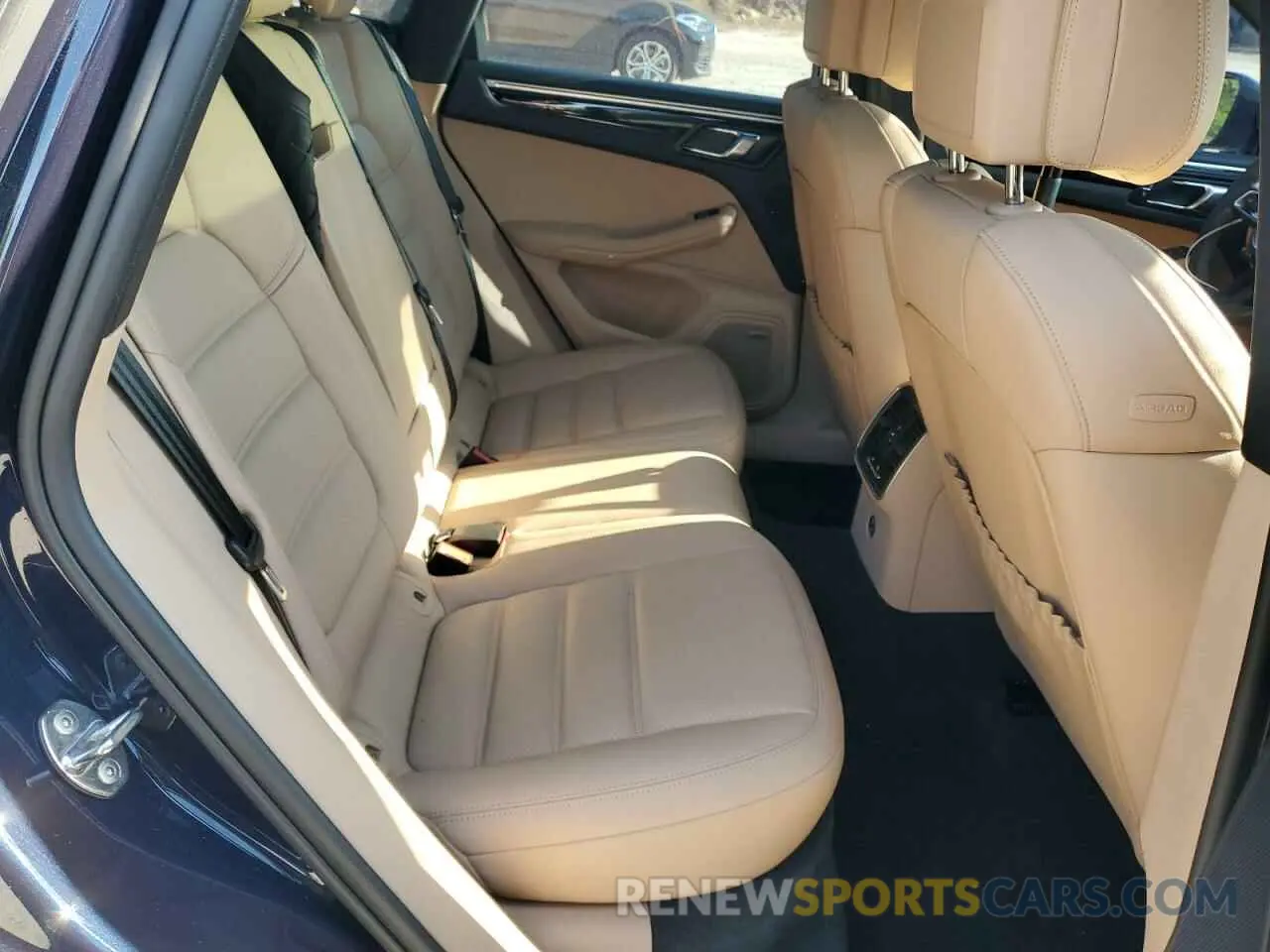 11 Photograph of a damaged car WP1AG2A5XNLB23833 PORSCHE MACAN 2022