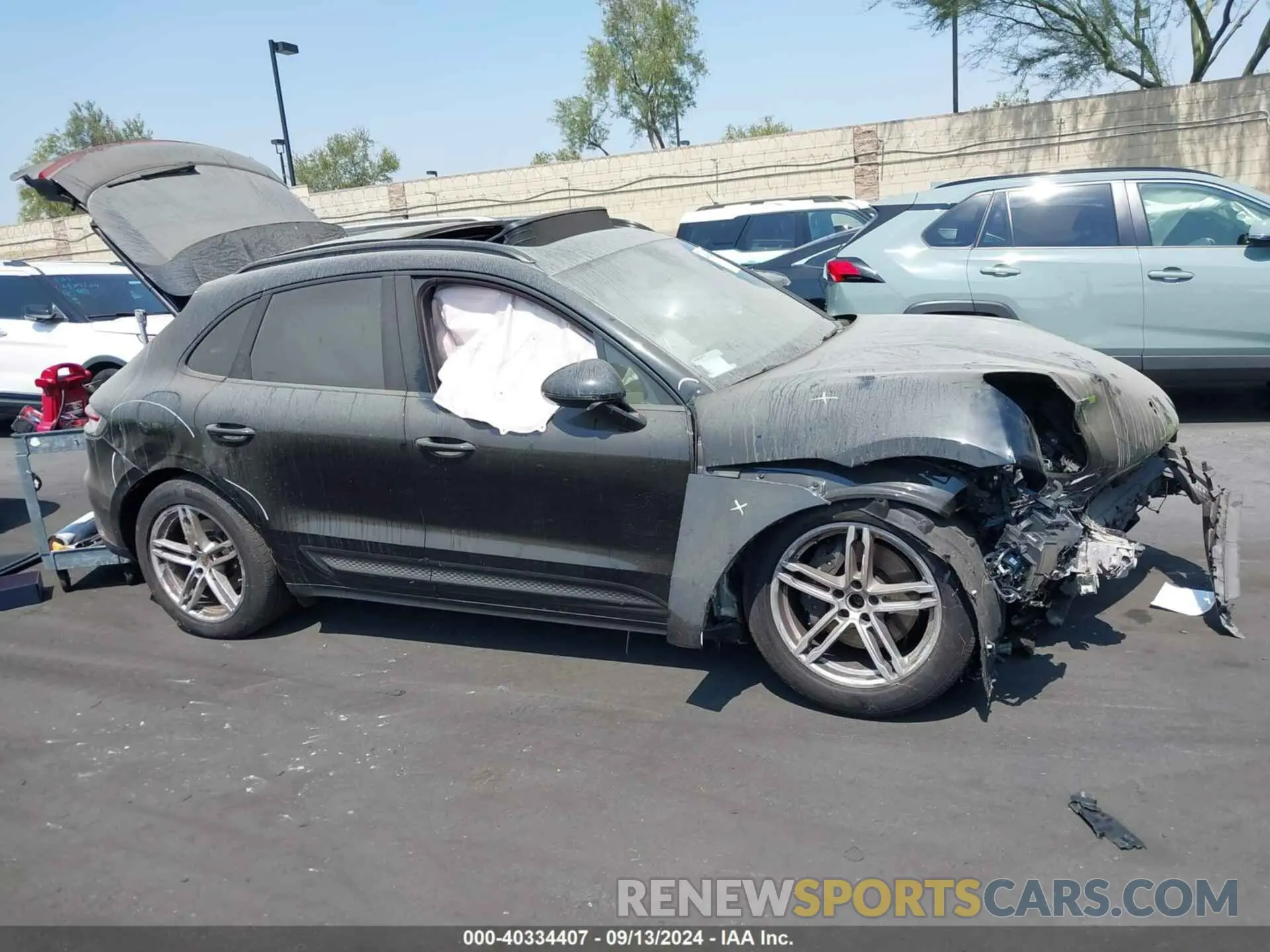 14 Photograph of a damaged car WP1AA2A54PLB14209 PORSCHE MACAN 2023