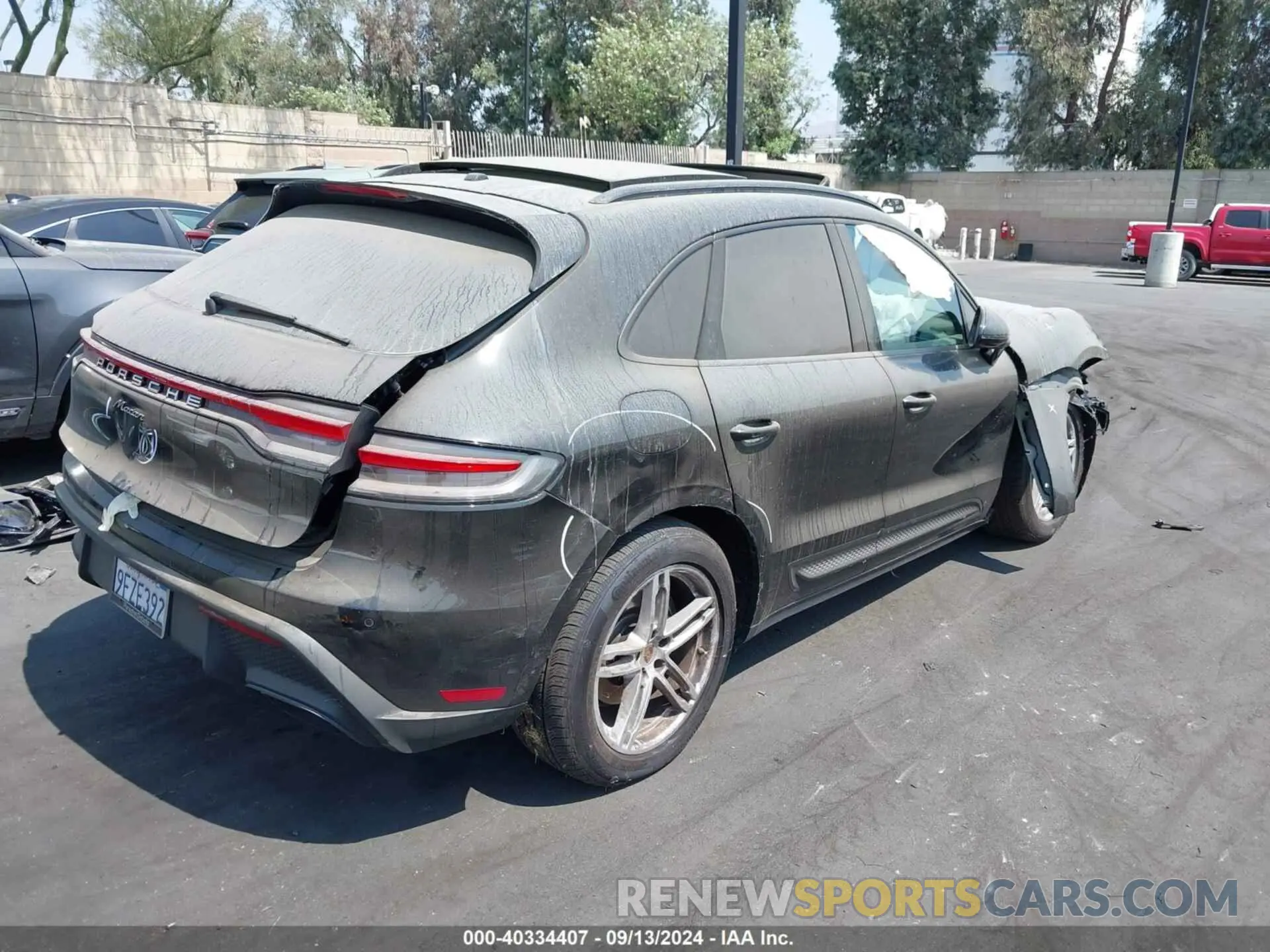 4 Photograph of a damaged car WP1AA2A54PLB14209 PORSCHE MACAN 2023