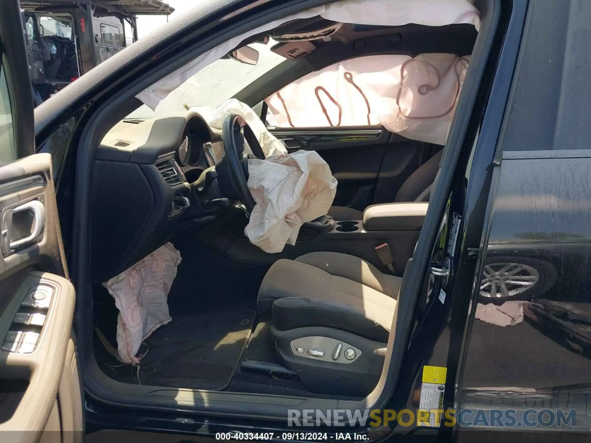 5 Photograph of a damaged car WP1AA2A54PLB14209 PORSCHE MACAN 2023
