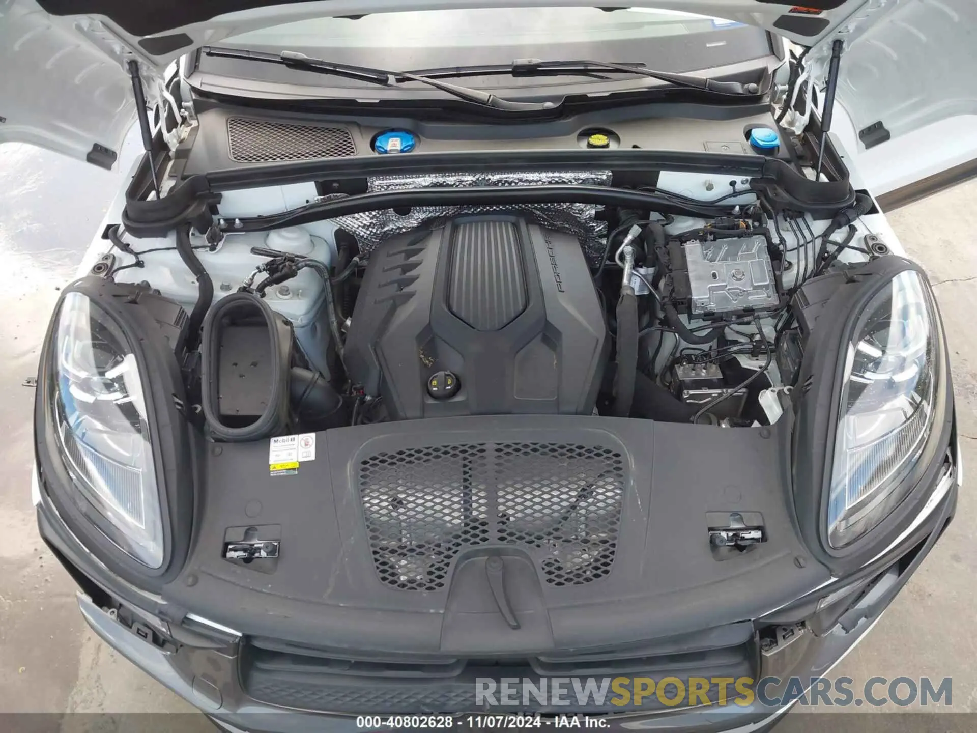 10 Photograph of a damaged car WP1AA2A55PLB20505 PORSCHE MACAN 2023