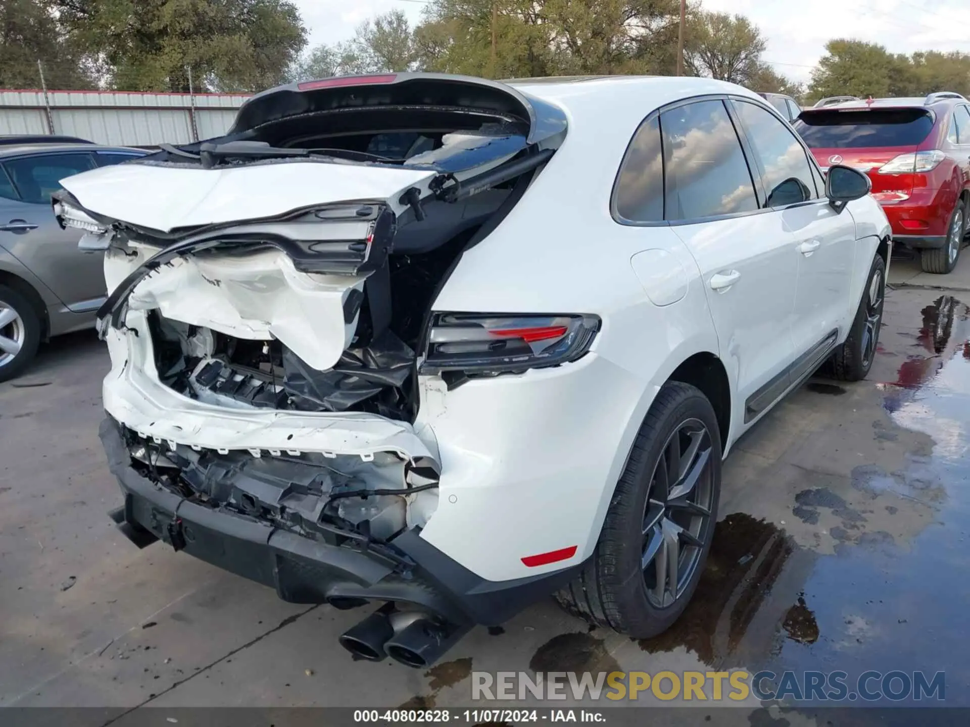 4 Photograph of a damaged car WP1AA2A55PLB20505 PORSCHE MACAN 2023