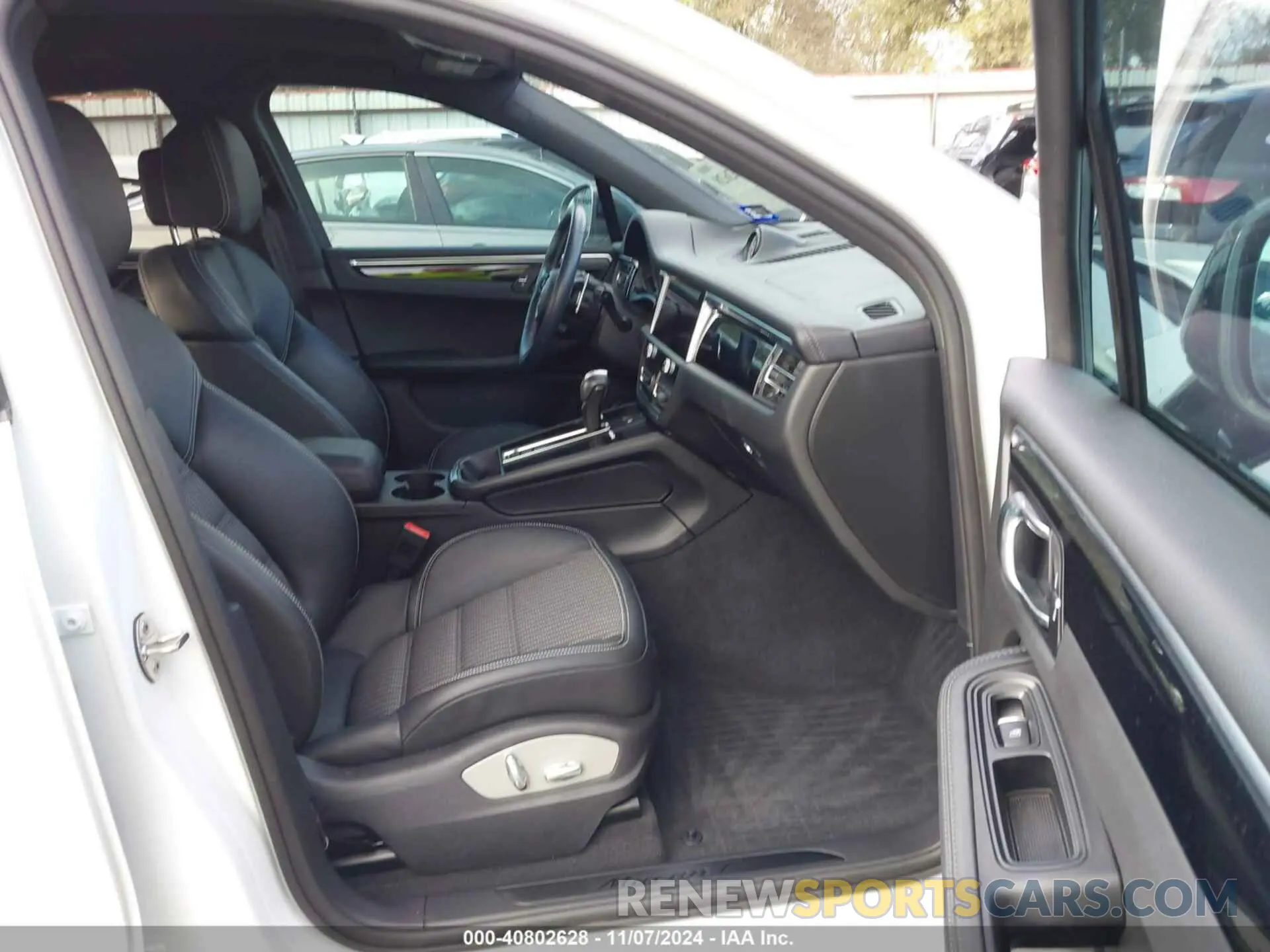 5 Photograph of a damaged car WP1AA2A55PLB20505 PORSCHE MACAN 2023