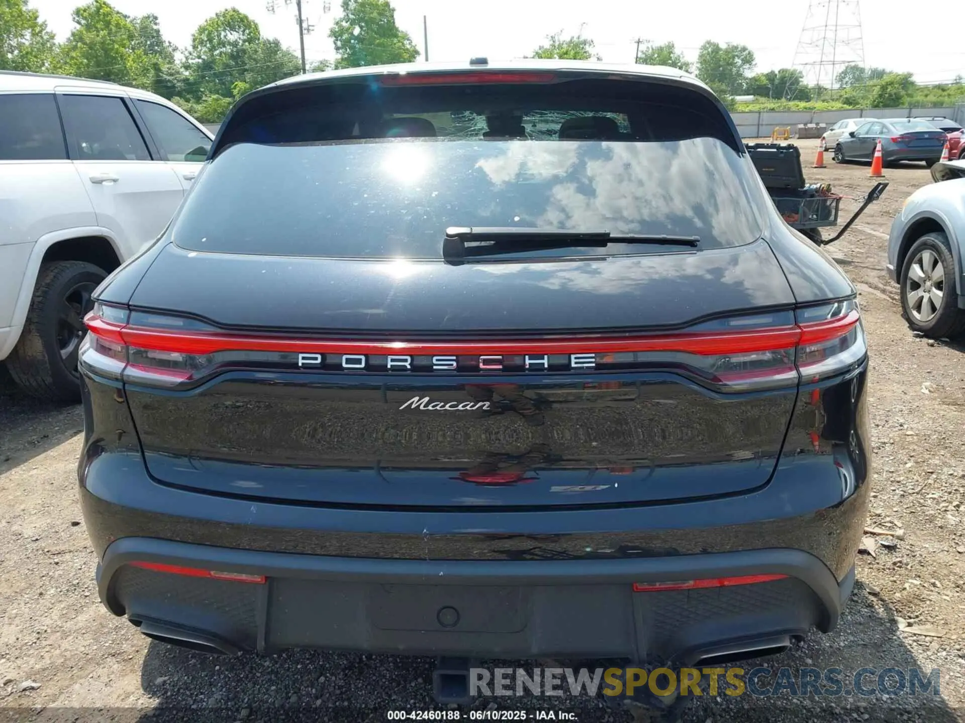 17 Photograph of a damaged car WP1AA2A56PLB03471 PORSCHE MACAN 2023