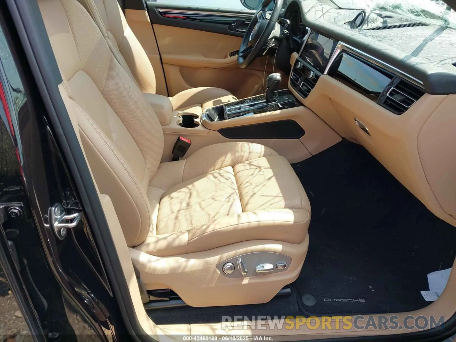 5 Photograph of a damaged car WP1AA2A56PLB03471 PORSCHE MACAN 2023