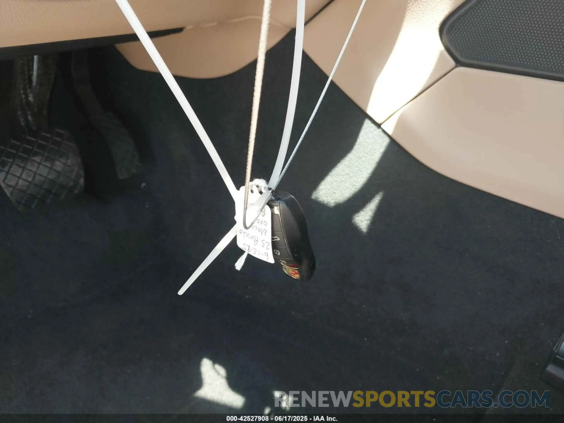 11 Photograph of a damaged car WP1AA2A56PLB14311 PORSCHE MACAN 2023