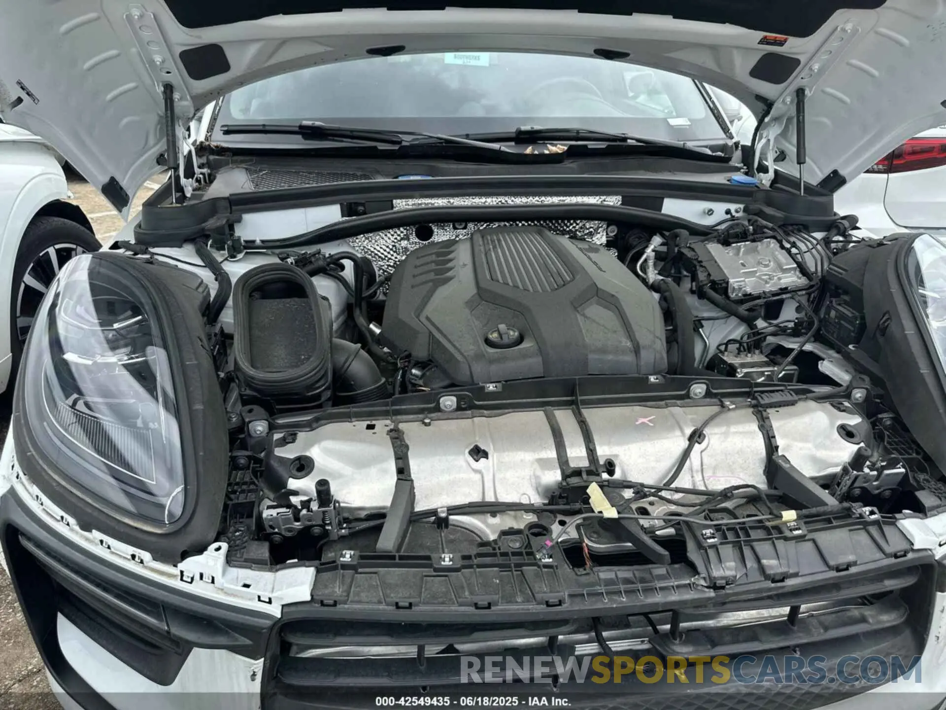 10 Photograph of a damaged car WP1AA2A56PLB15488 PORSCHE MACAN 2023
