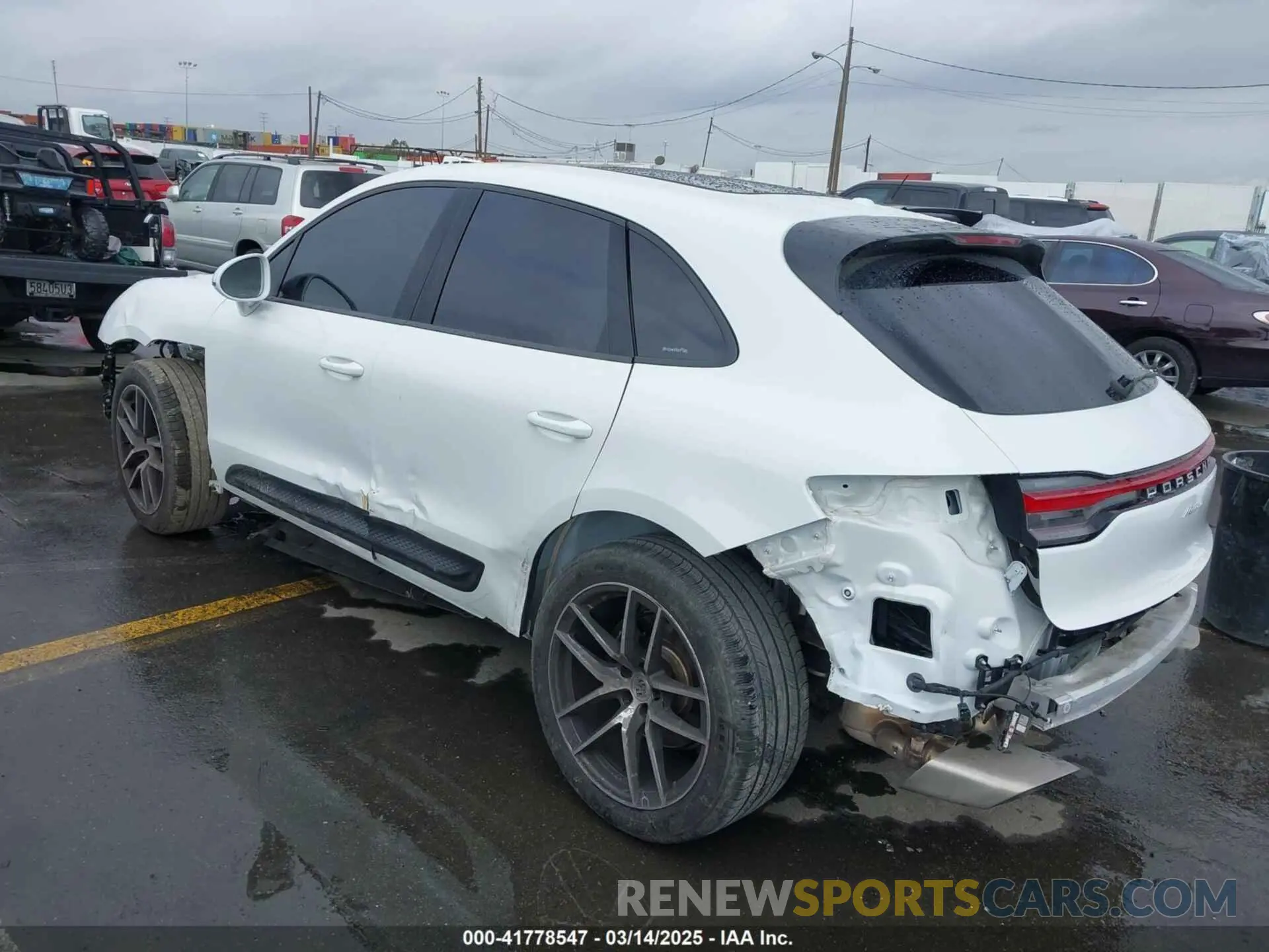3 Photograph of a damaged car WP1AA2A56PLB17385 PORSCHE MACAN 2023