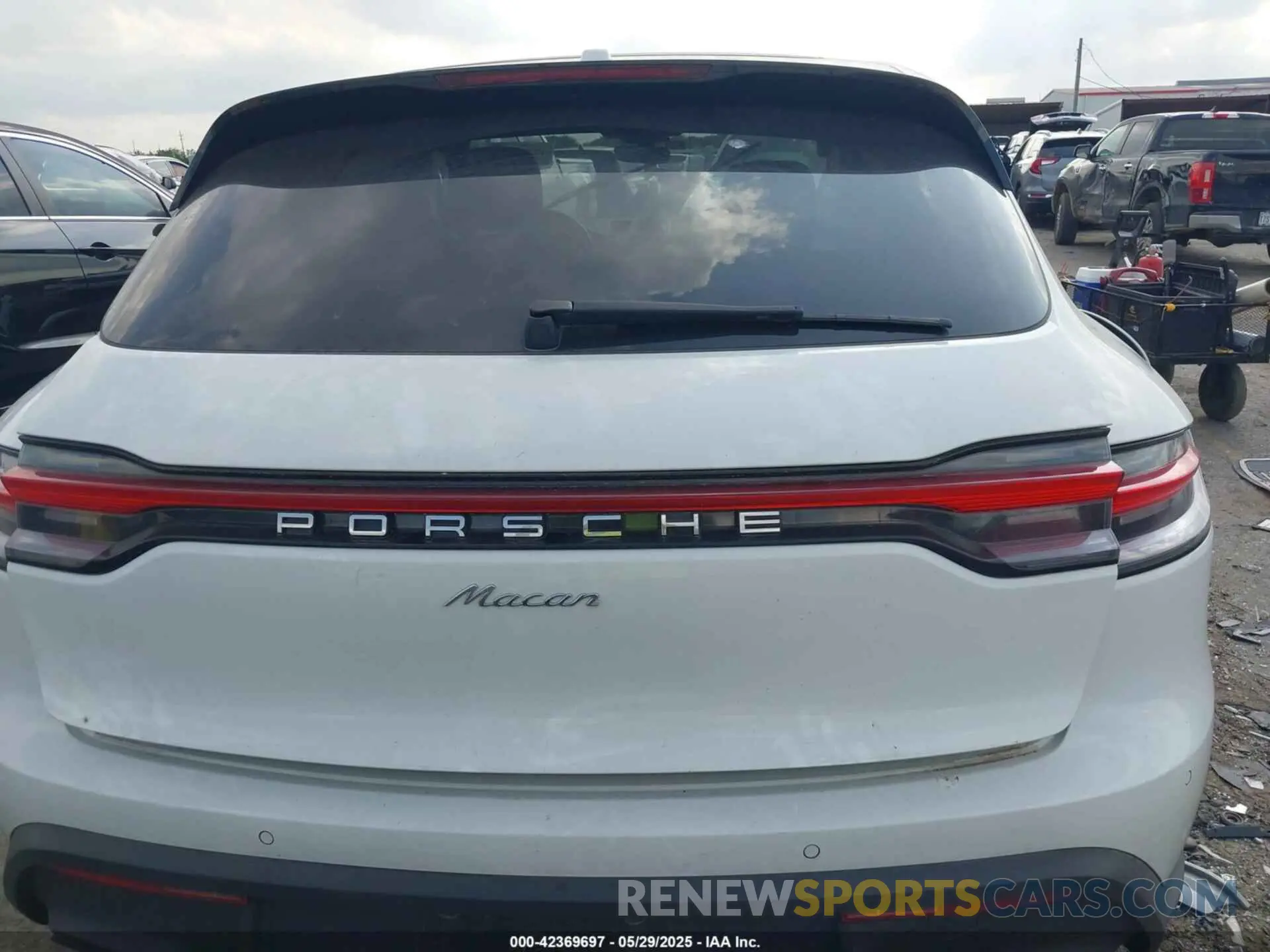 16 Photograph of a damaged car WP1AA2A58PLB21020 PORSCHE MACAN 2023