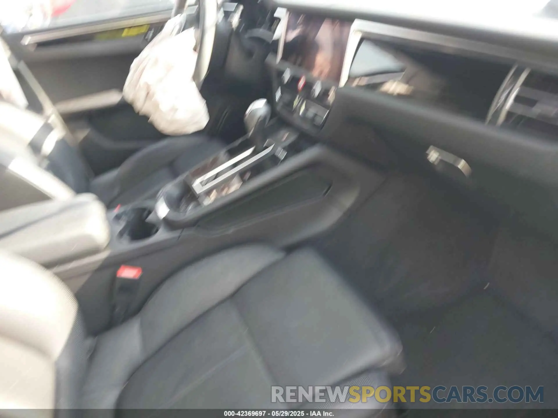 5 Photograph of a damaged car WP1AA2A58PLB21020 PORSCHE MACAN 2023