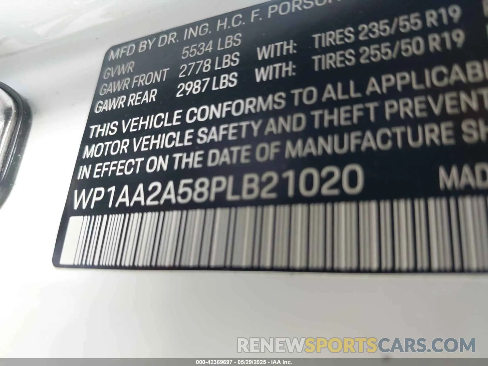 9 Photograph of a damaged car WP1AA2A58PLB21020 PORSCHE MACAN 2023