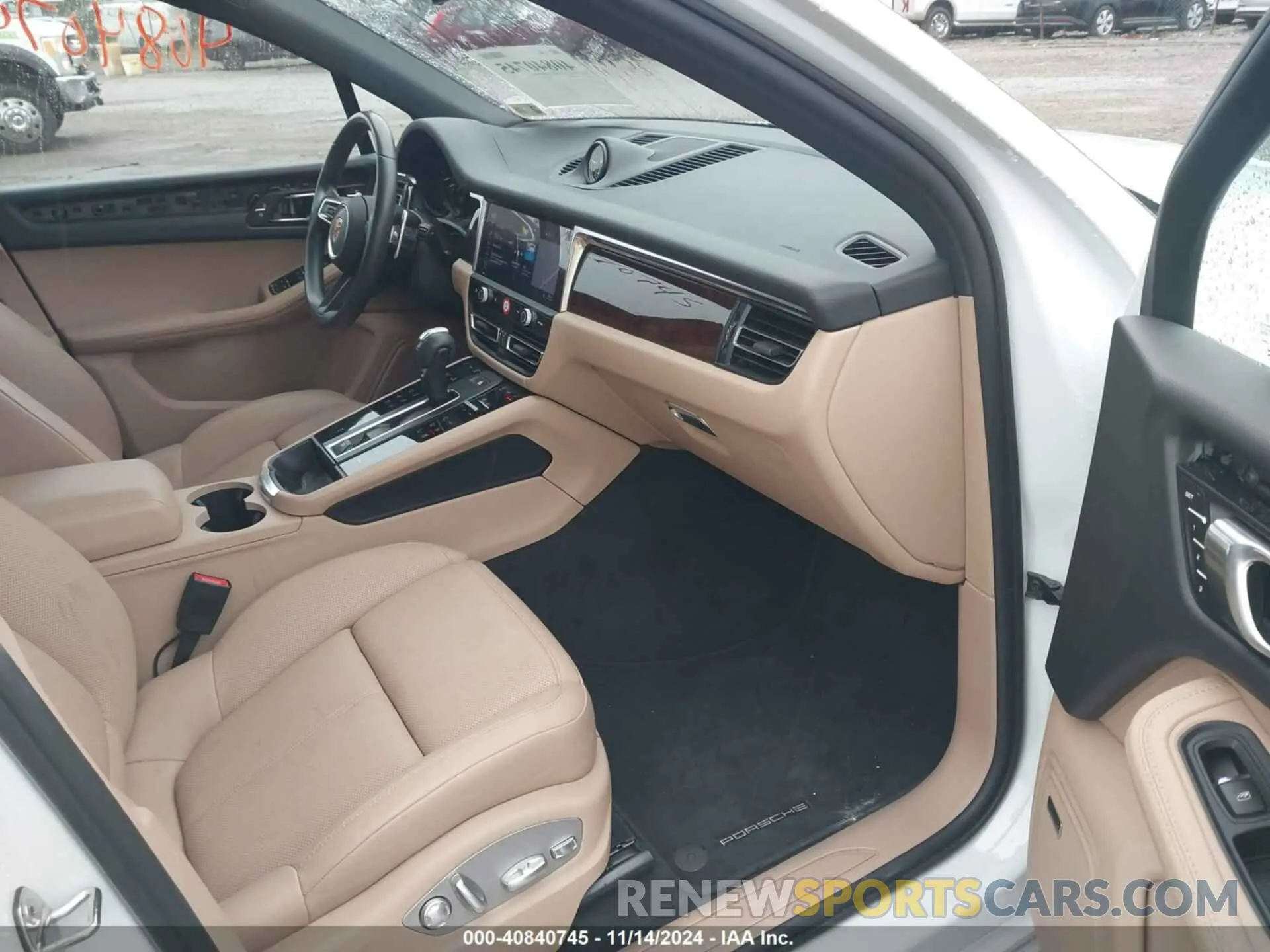 5 Photograph of a damaged car WP1AA2A59PLB18305 PORSCHE MACAN 2023