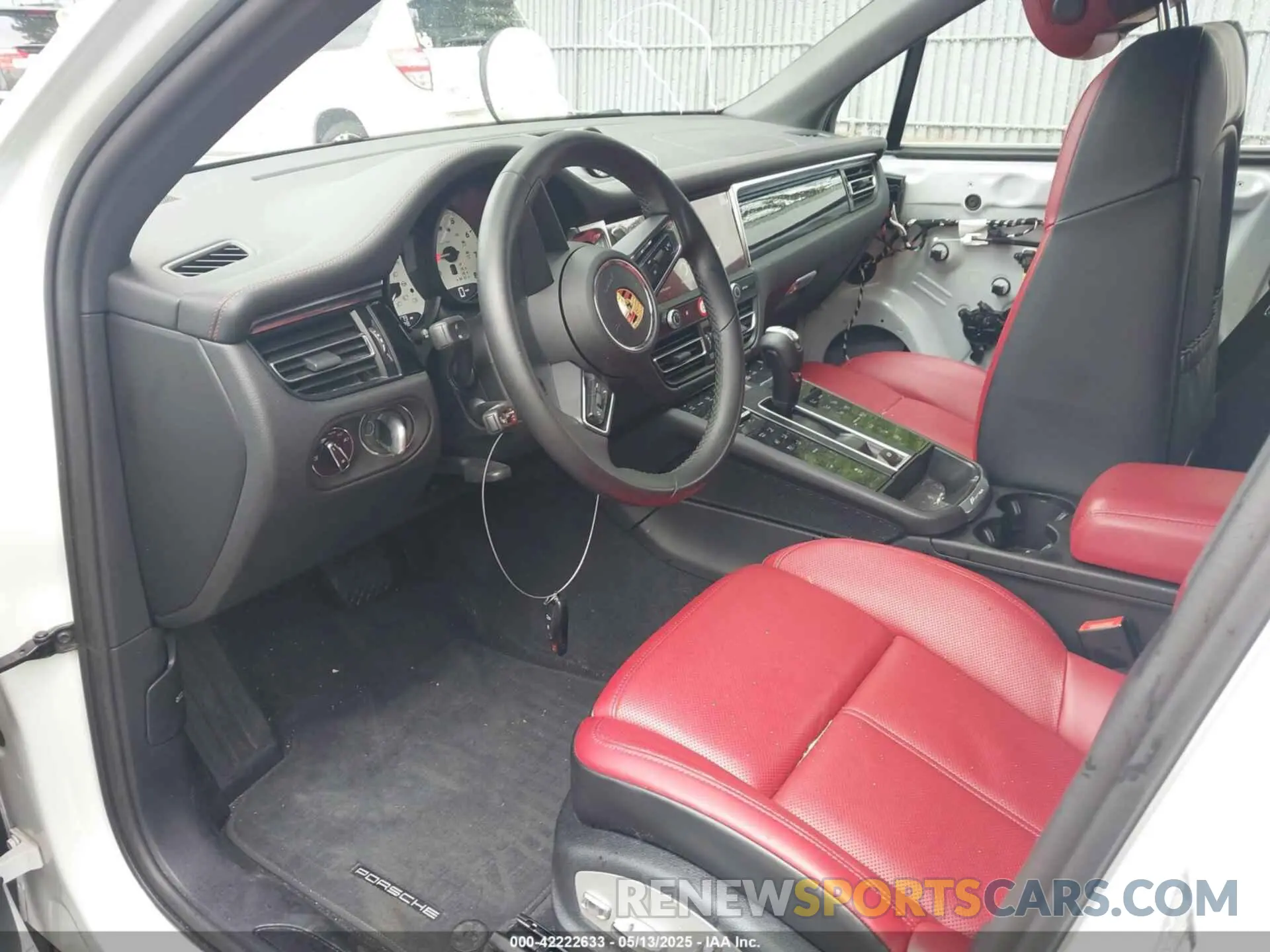 5 Photograph of a damaged car WP1AA2A5XPLB21908 PORSCHE MACAN 2023