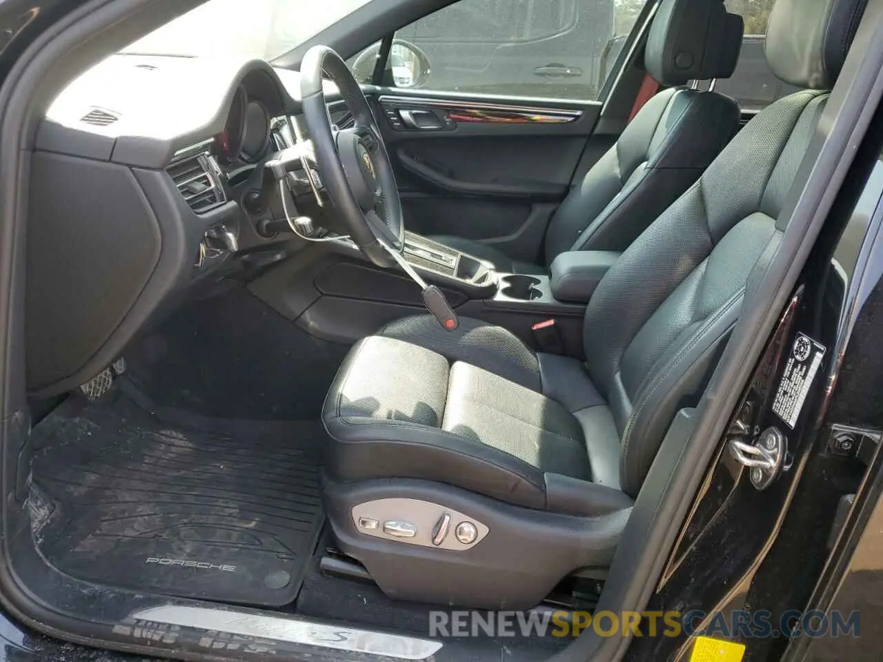7 Photograph of a damaged car WP1AG2A56PLB38395 PORSCHE MACAN 2023