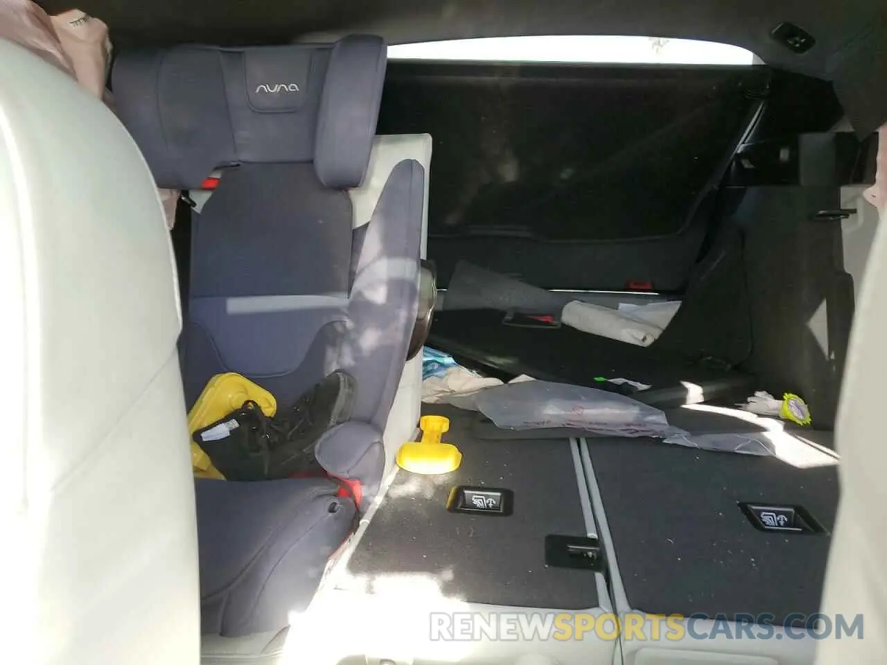 10 Photograph of a damaged car WP1AG2A58PLB40570 PORSCHE MACAN 2023