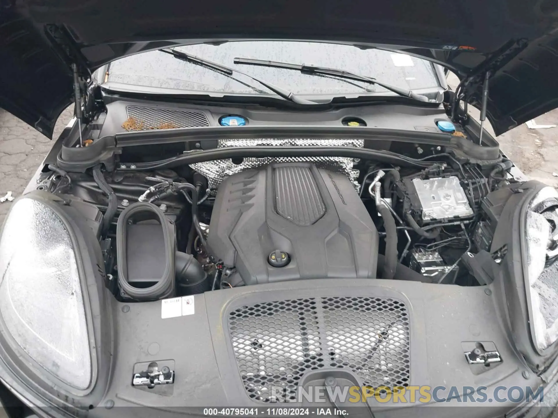 10 Photograph of a damaged car WP1AA2A50RLB02643 PORSCHE MACAN 2024