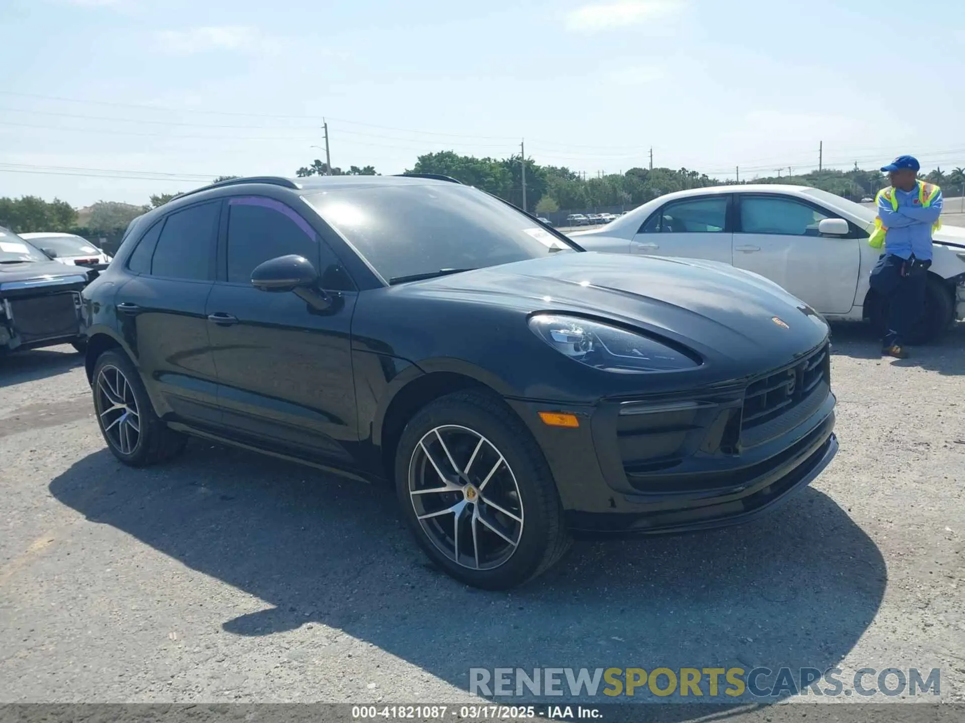 1 Photograph of a damaged car WP1AA2A55RLB14867 PORSCHE MACAN 2024