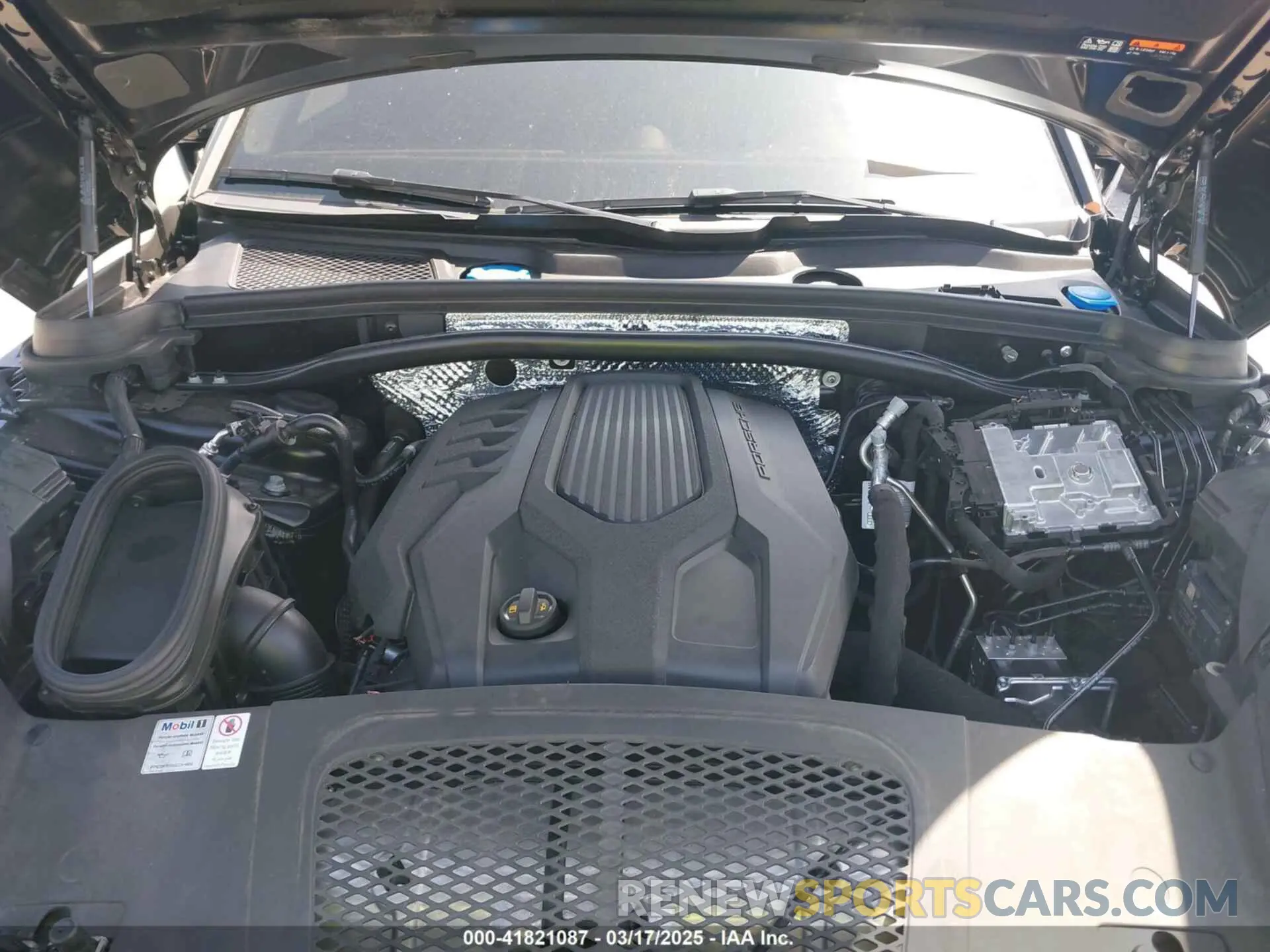10 Photograph of a damaged car WP1AA2A55RLB14867 PORSCHE MACAN 2024