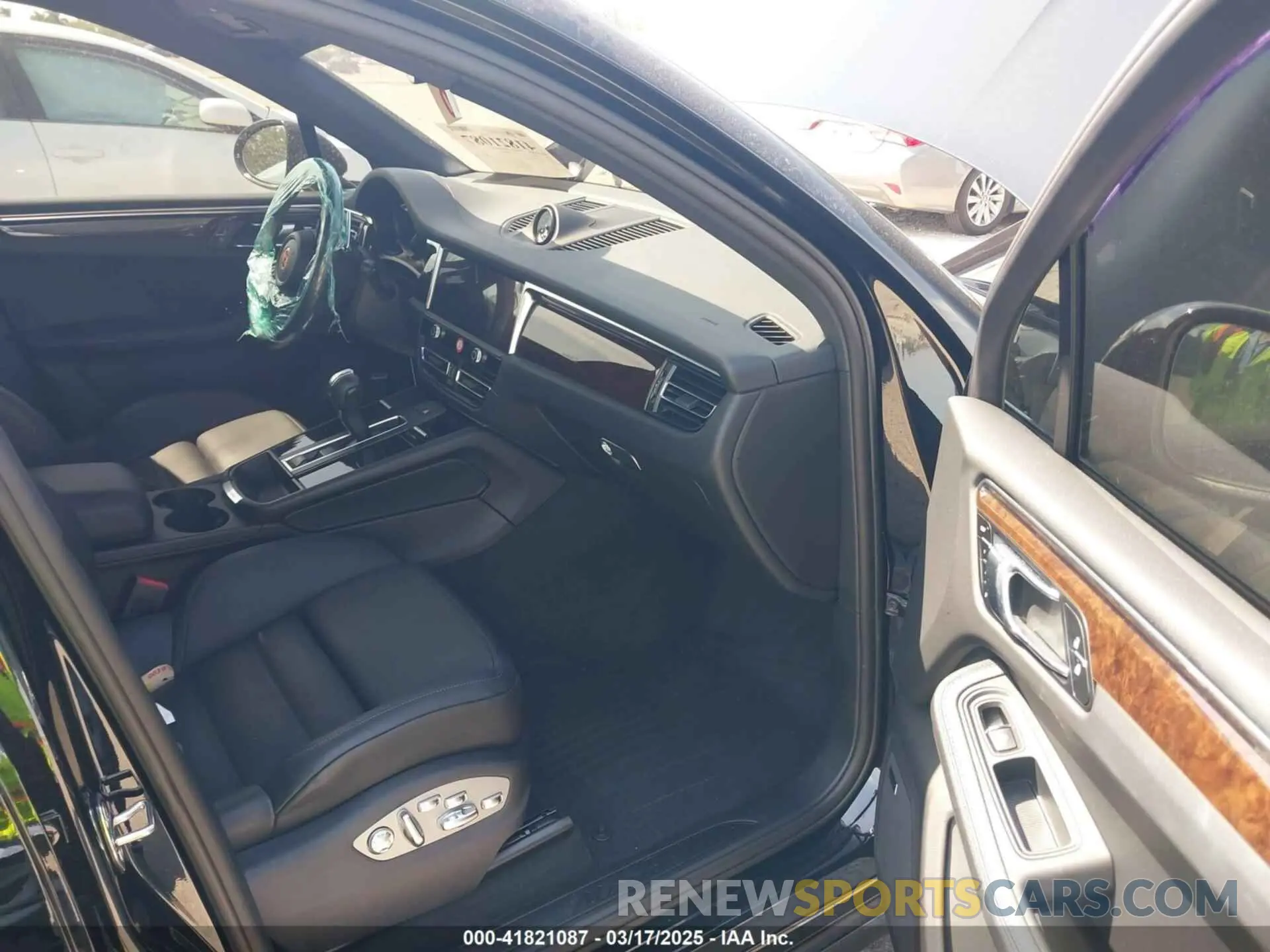 5 Photograph of a damaged car WP1AA2A55RLB14867 PORSCHE MACAN 2024