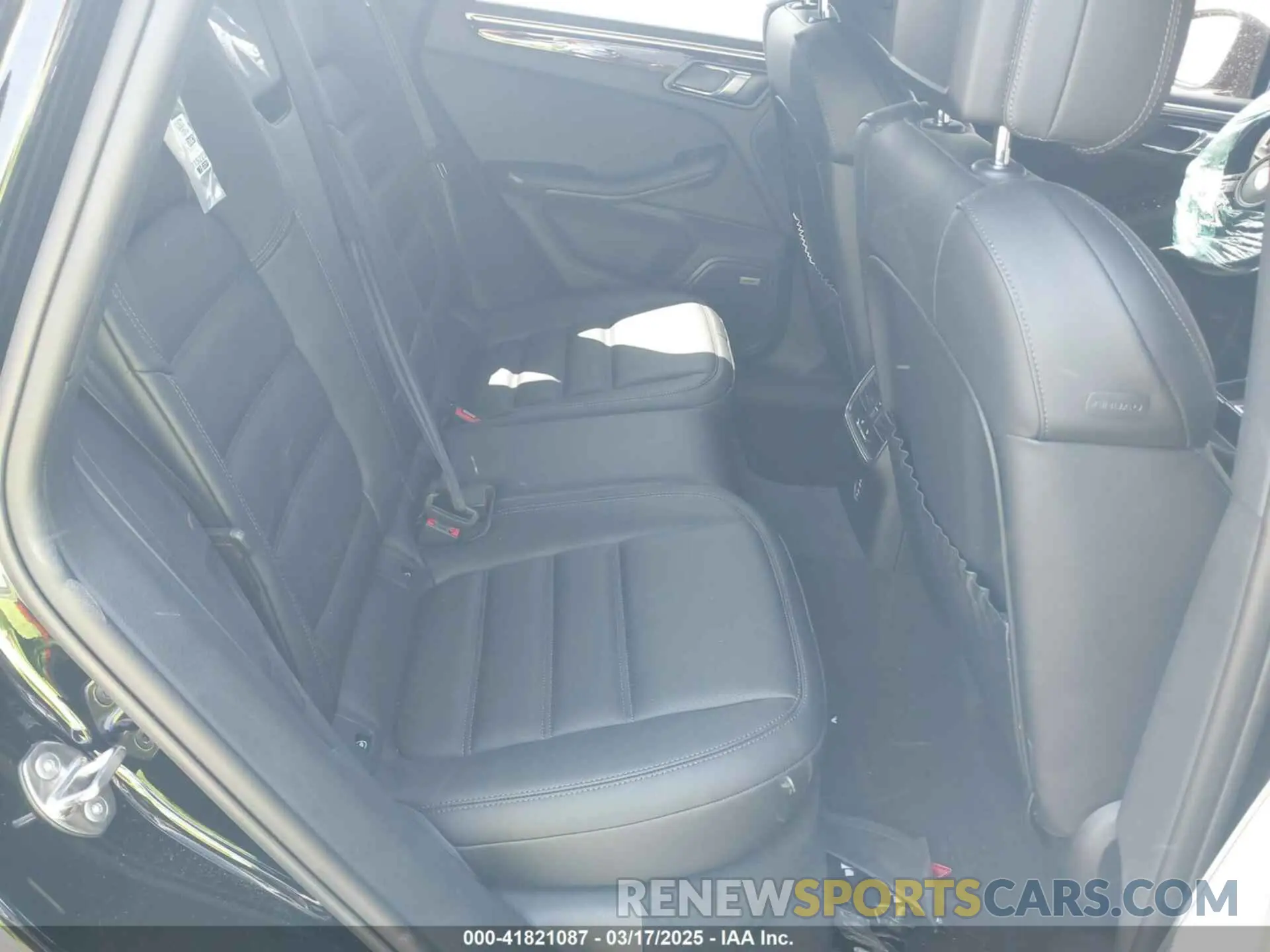 8 Photograph of a damaged car WP1AA2A55RLB14867 PORSCHE MACAN 2024
