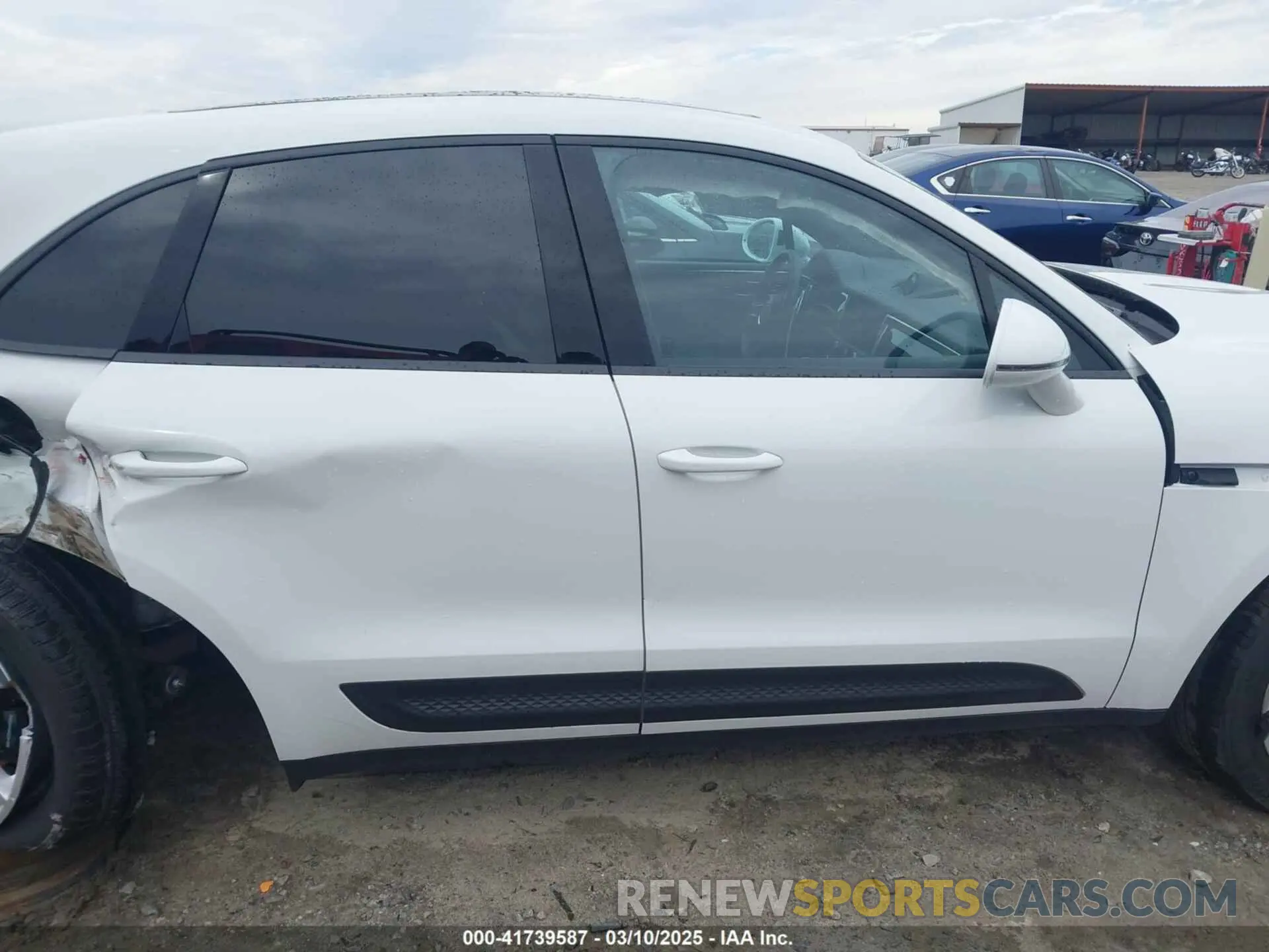 14 Photograph of a damaged car WP1AA2A55RLB20040 PORSCHE MACAN 2024