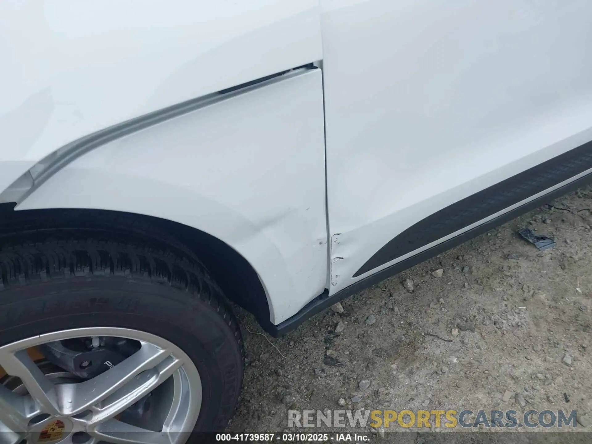 20 Photograph of a damaged car WP1AA2A55RLB20040 PORSCHE MACAN 2024