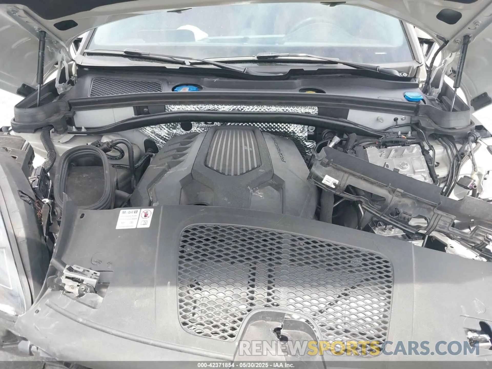 10 Photograph of a damaged car WP1AA2A56RLB08947 PORSCHE MACAN 2024