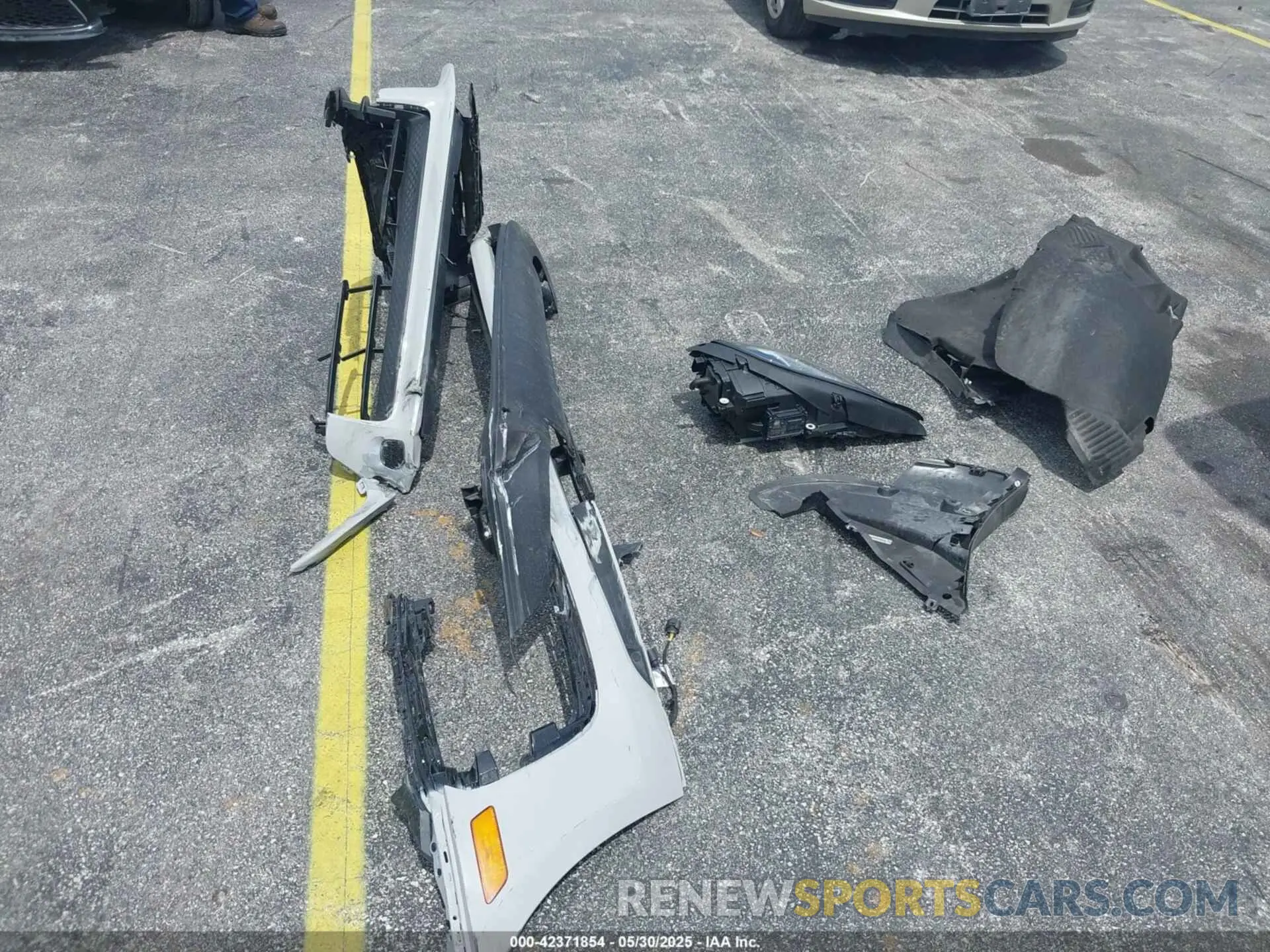 12 Photograph of a damaged car WP1AA2A56RLB08947 PORSCHE MACAN 2024