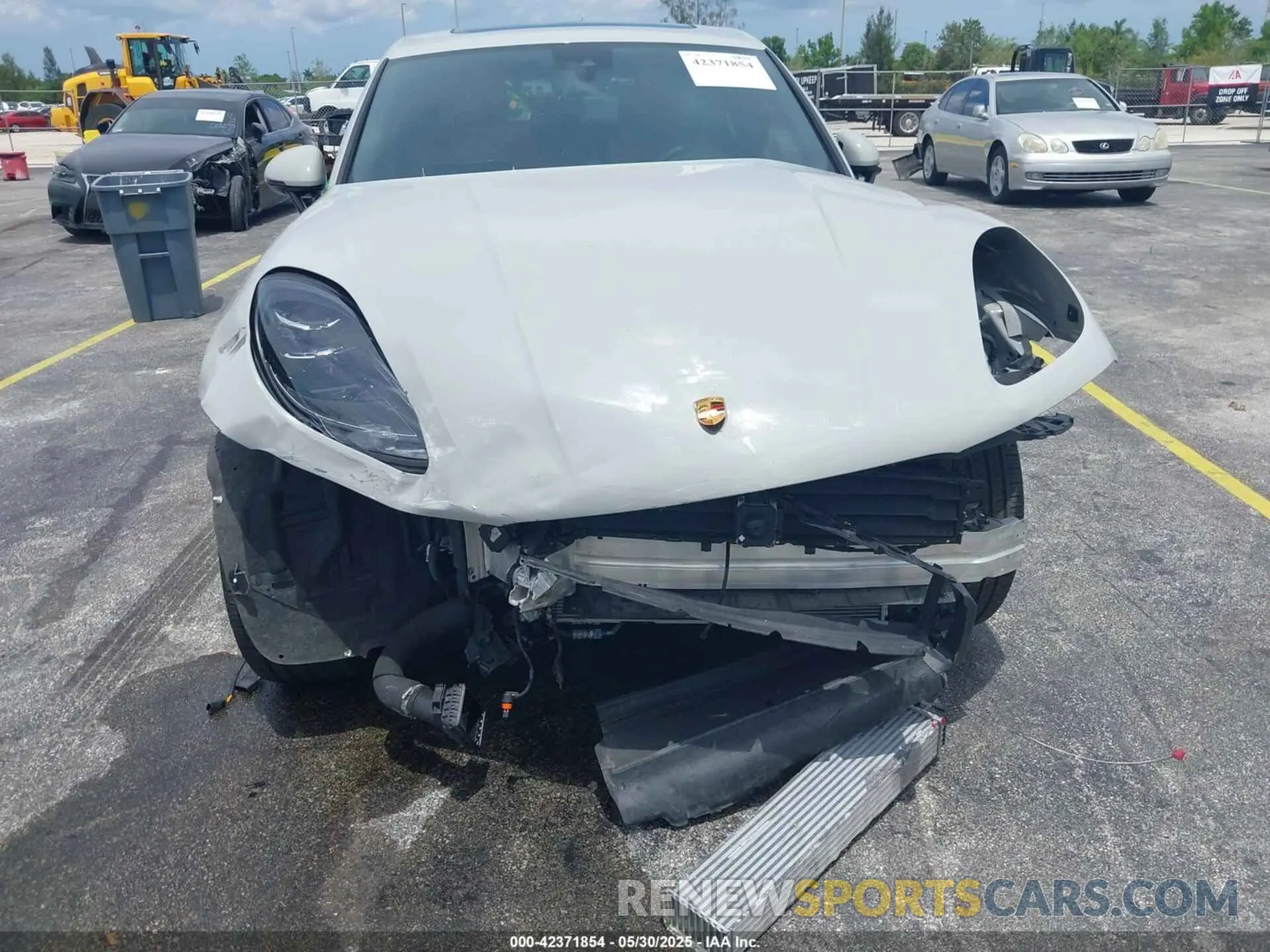 13 Photograph of a damaged car WP1AA2A56RLB08947 PORSCHE MACAN 2024