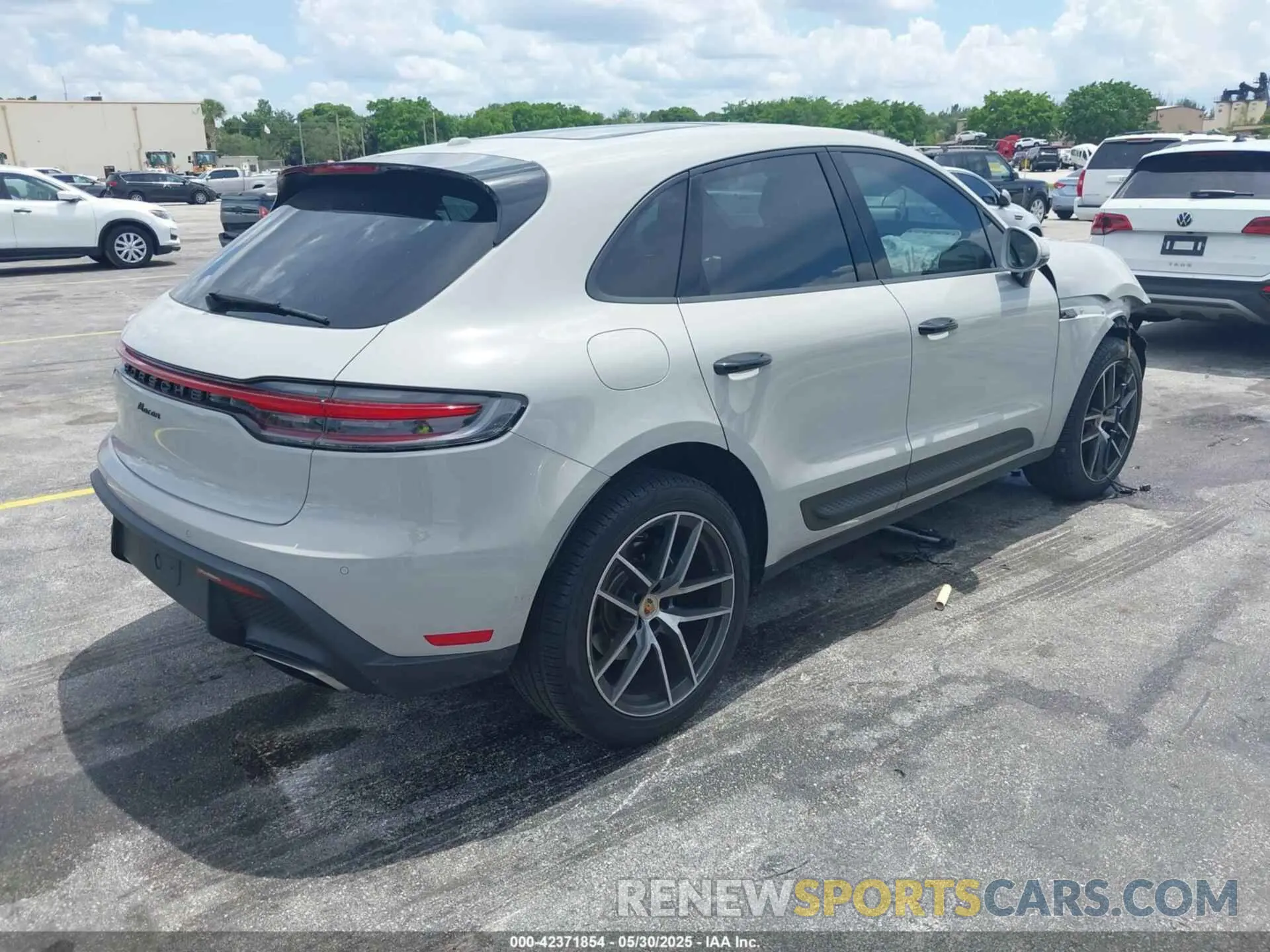 4 Photograph of a damaged car WP1AA2A56RLB08947 PORSCHE MACAN 2024