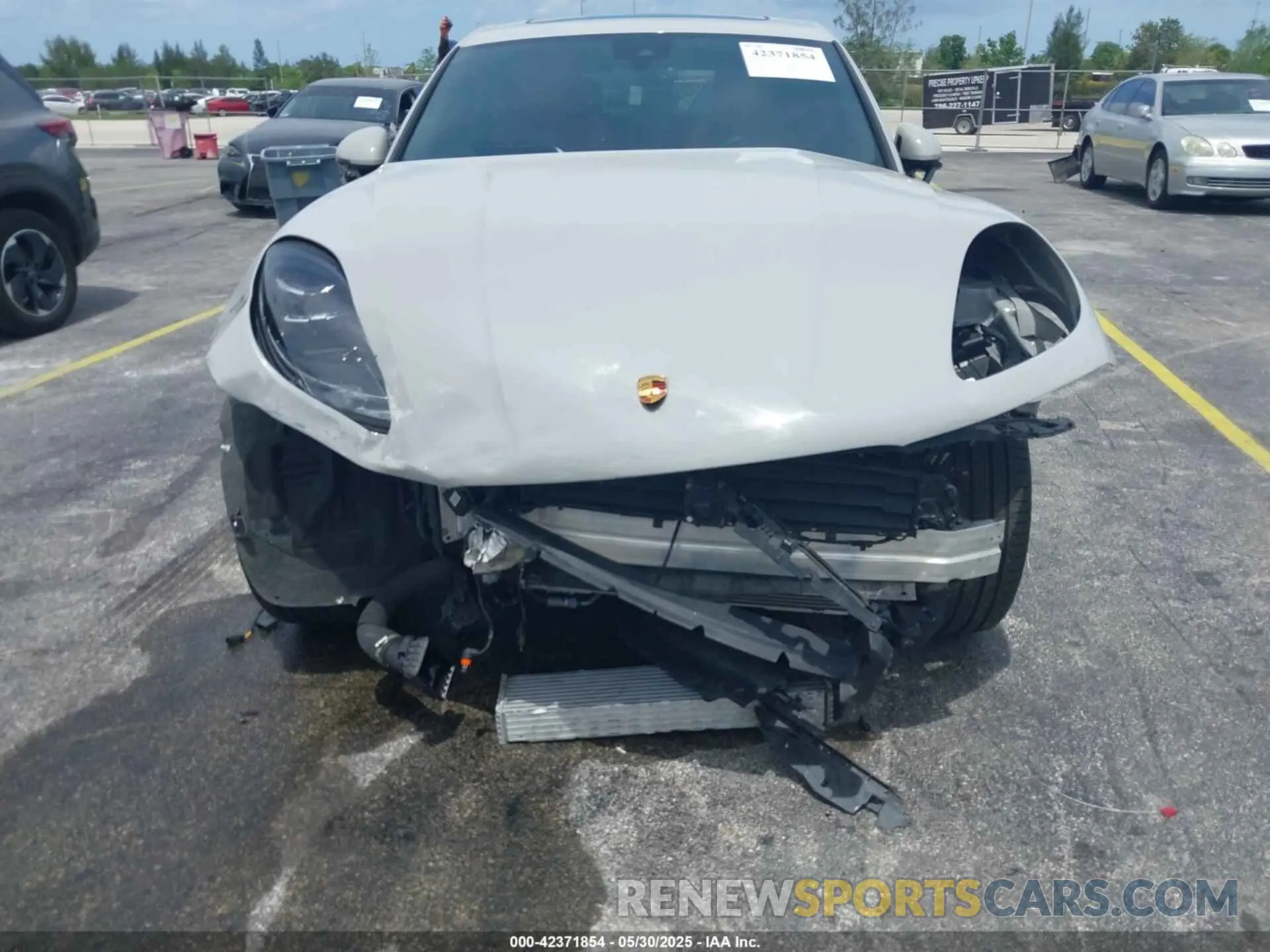 6 Photograph of a damaged car WP1AA2A56RLB08947 PORSCHE MACAN 2024