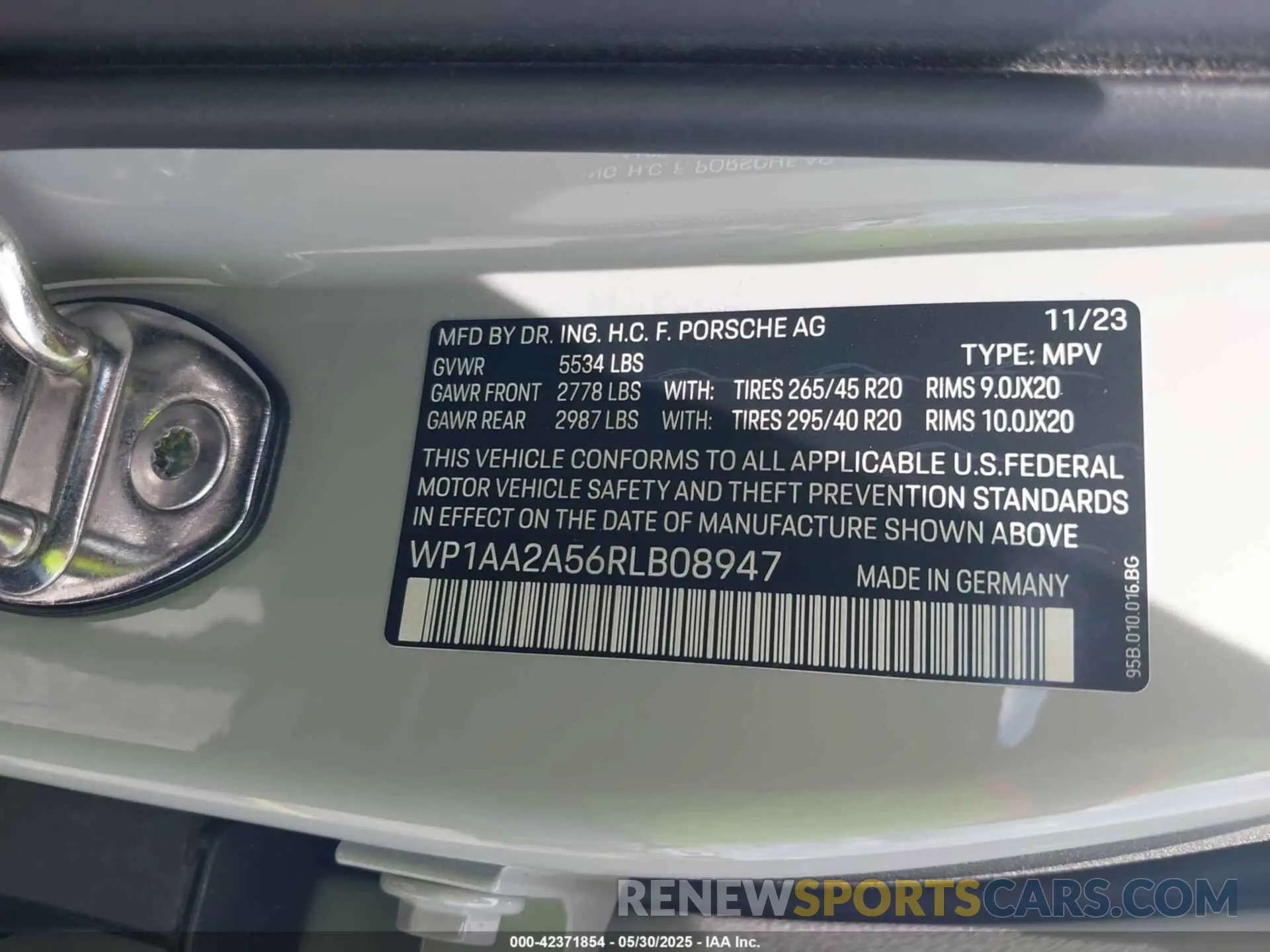 9 Photograph of a damaged car WP1AA2A56RLB08947 PORSCHE MACAN 2024
